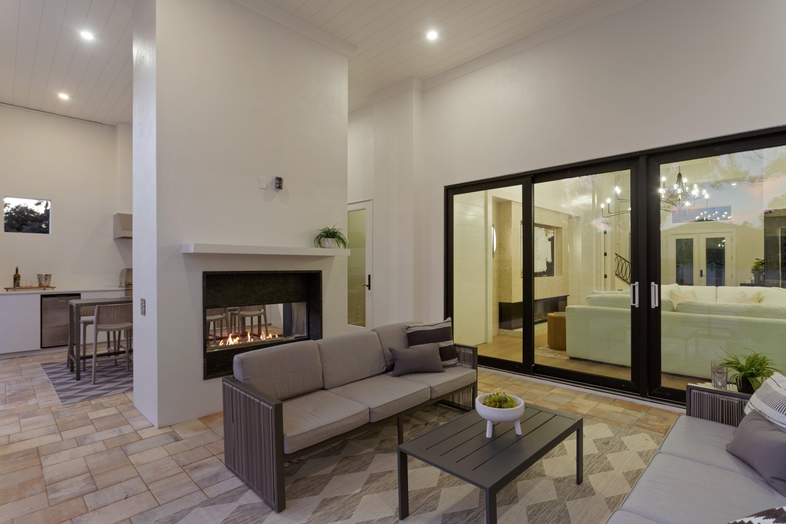 Tampa, Florida, 33629, United States, 5 Bedrooms Bedrooms, ,7 BathroomsBathrooms,Residential,For Sale,1993853