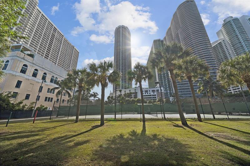 Miami, Florida, 33132, United States, 2 Bedrooms Bedrooms, ,2 BathroomsBathrooms,Residential,For Sale,1793358