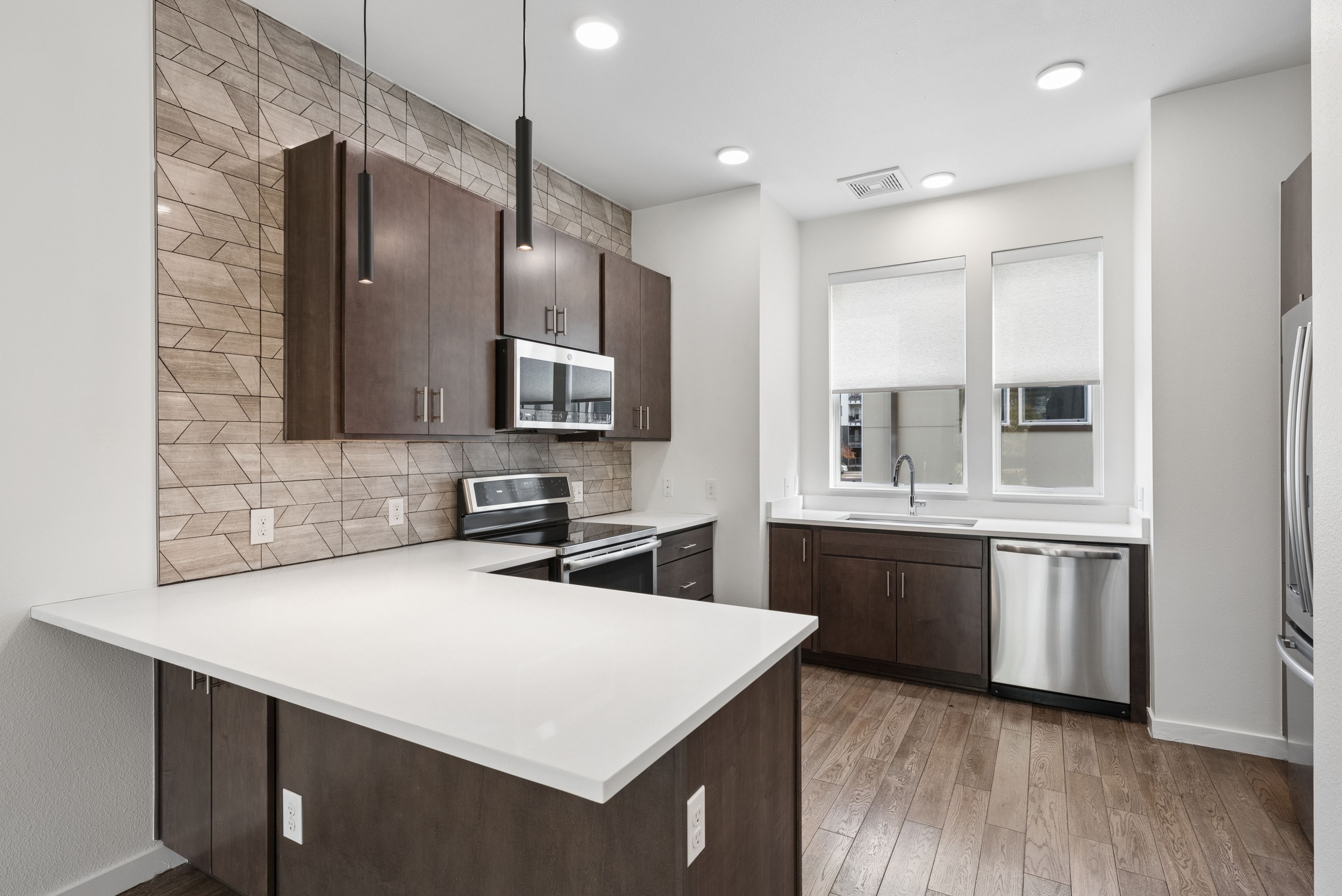  End-Unit Brownstone in North Capitol Hill - 物件實景