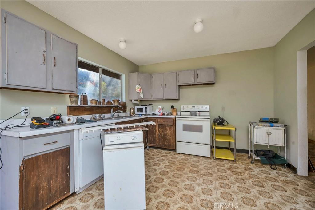 Middletown, California, 95461, United States, 4 Bedrooms Bedrooms, ,2 BathroomsBathrooms,Residential,For Sale,1943598