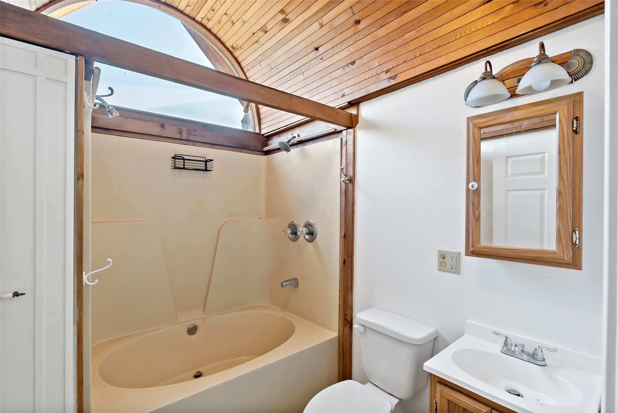 Bryan, Texas, 77808, United States, 4 Bedrooms Bedrooms, ,3 BathroomsBathrooms,Residential,For Sale,1999892