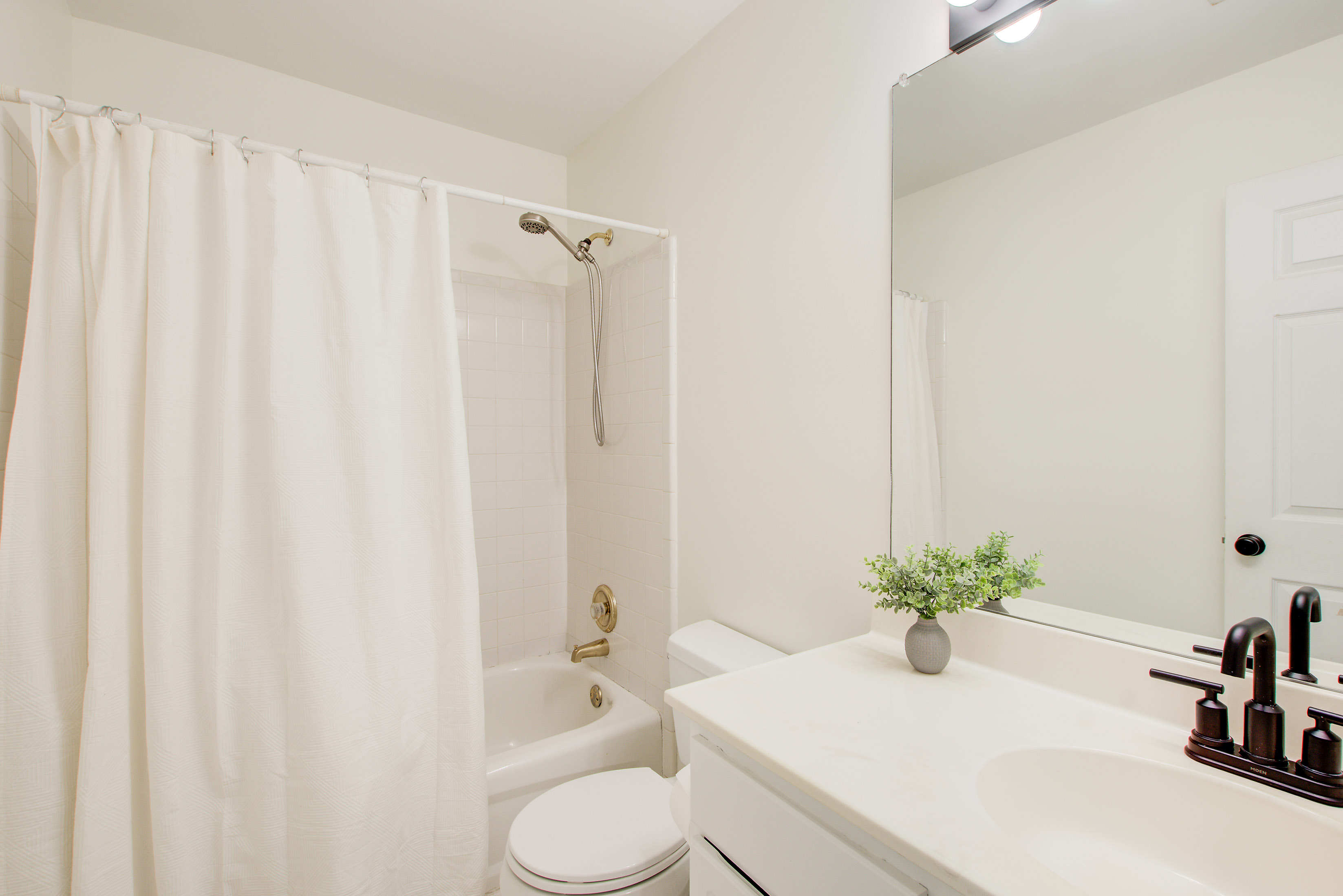 Lovingly Maintained Home Near Downtown Alpharetta - 物件實景
