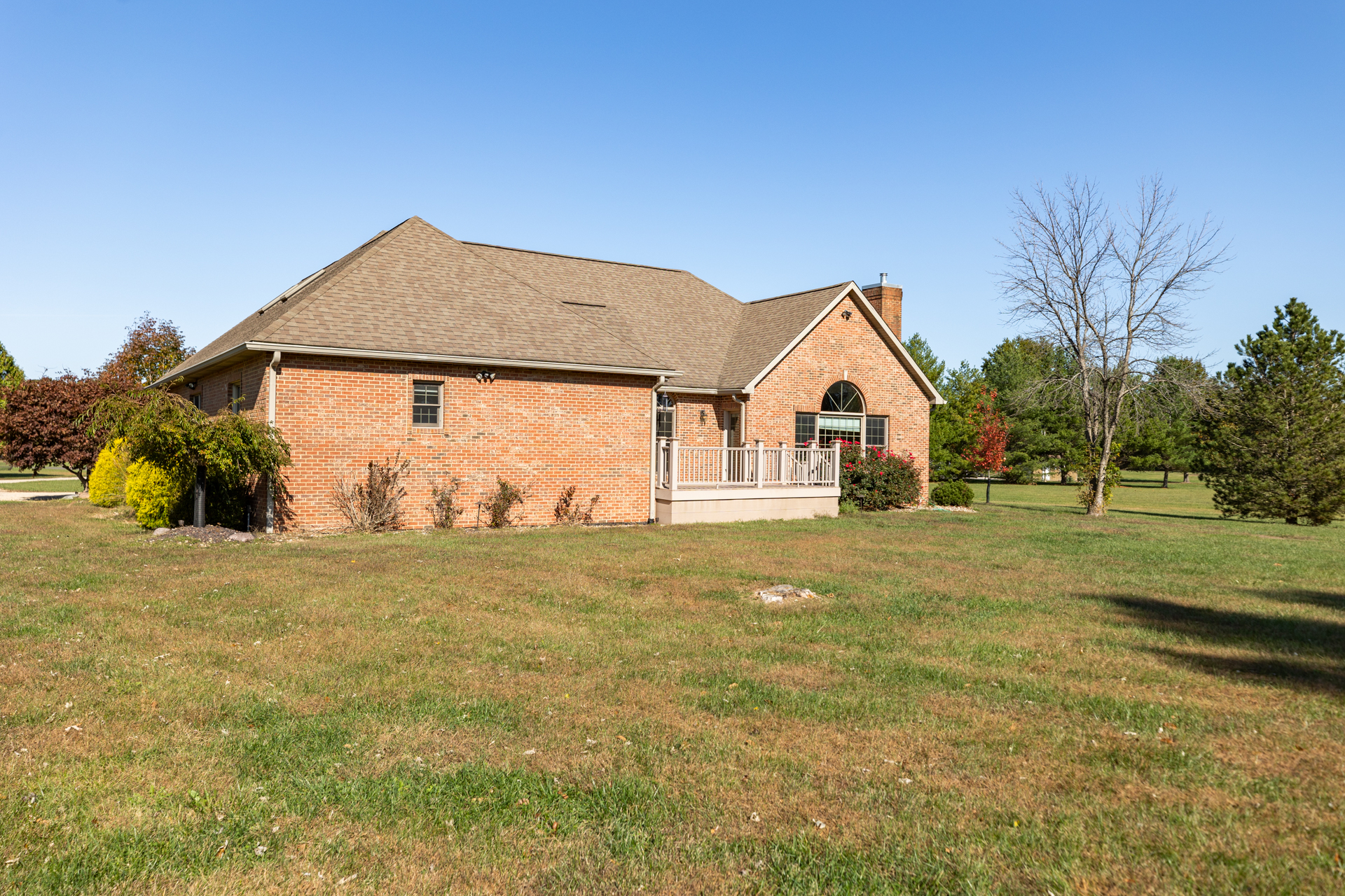 Litchfield, Illinois, 62056, United States, 5 Bedrooms Bedrooms, ,4 BathroomsBathrooms,Residential,For Sale,1986083