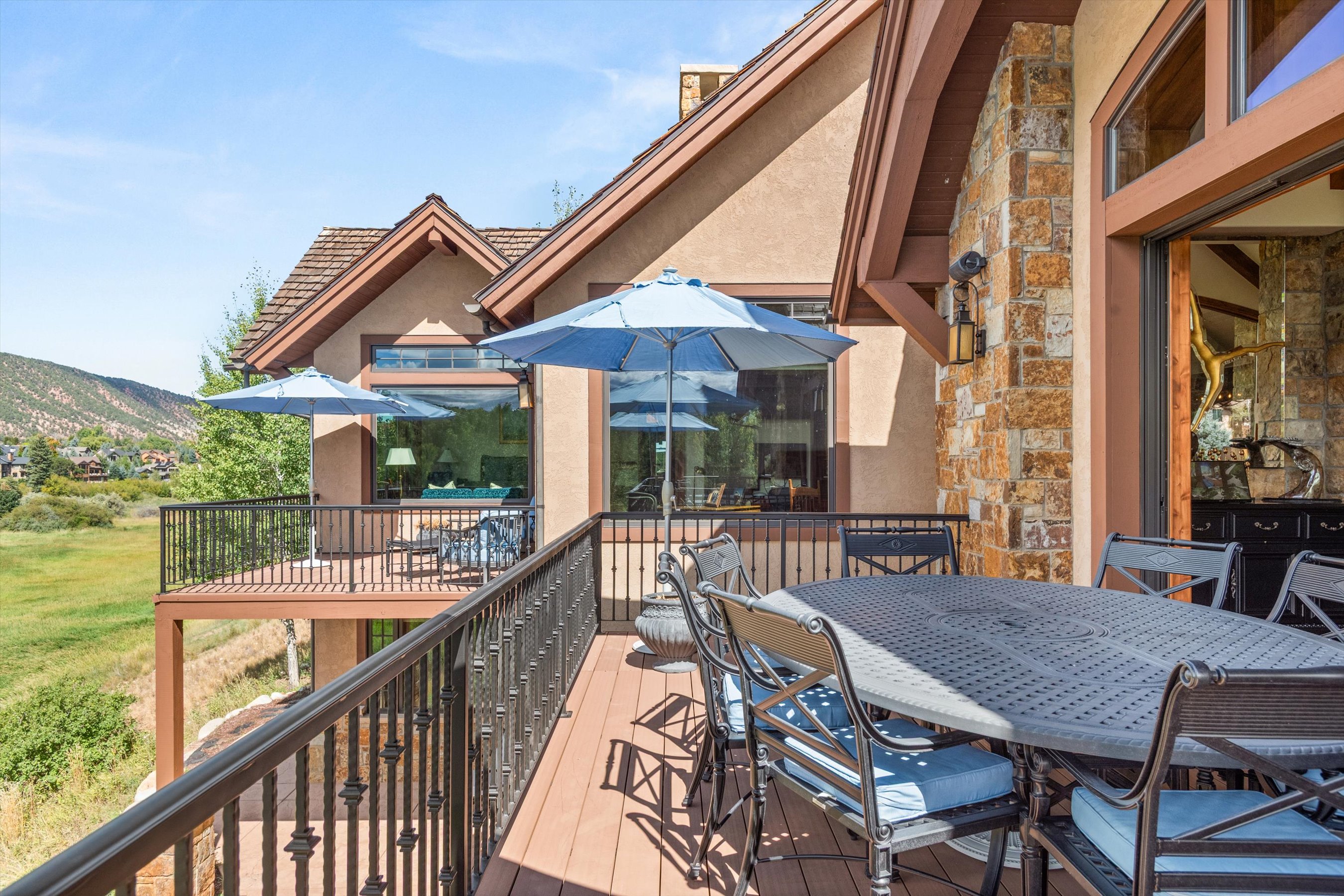  An Exceptional River-View Estate in Aspen Glen - 物件實景