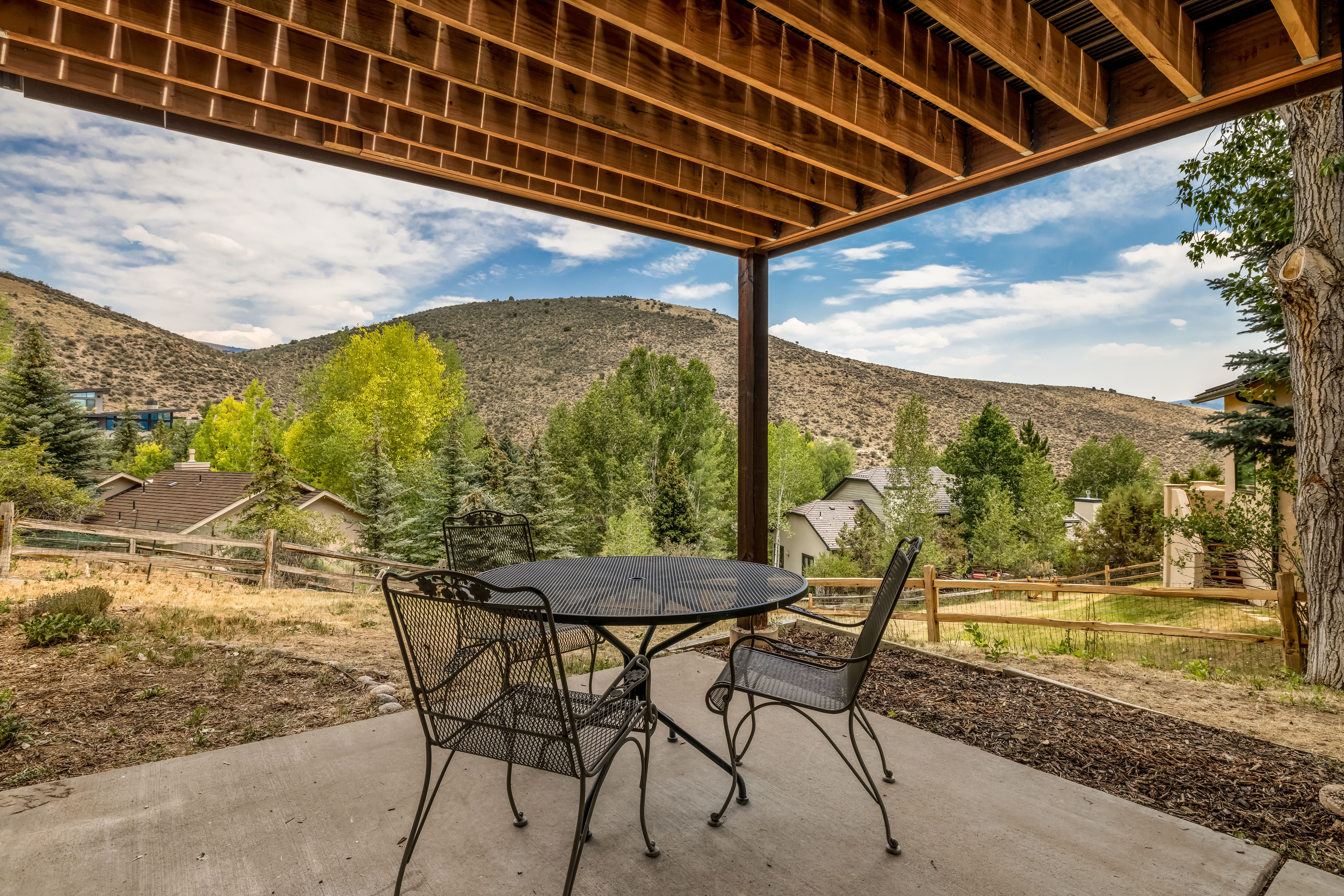  Spacious Five-Bedroom Residence with a Prime Ski-Slope View - 物件實景