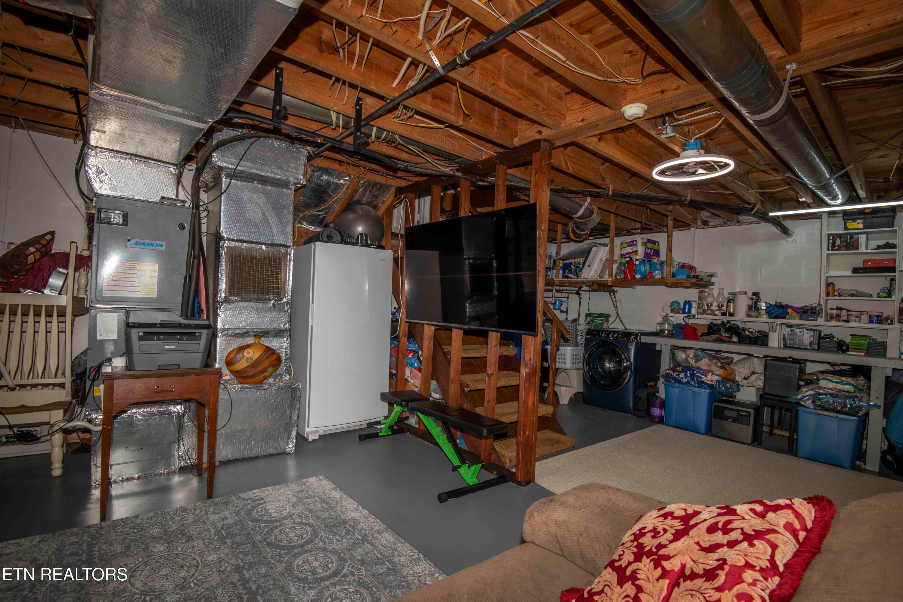 Kingston, Tennessee, 37763, United States, 3 Bedrooms Bedrooms, ,2 BathroomsBathrooms,Residential,For Sale,1882292