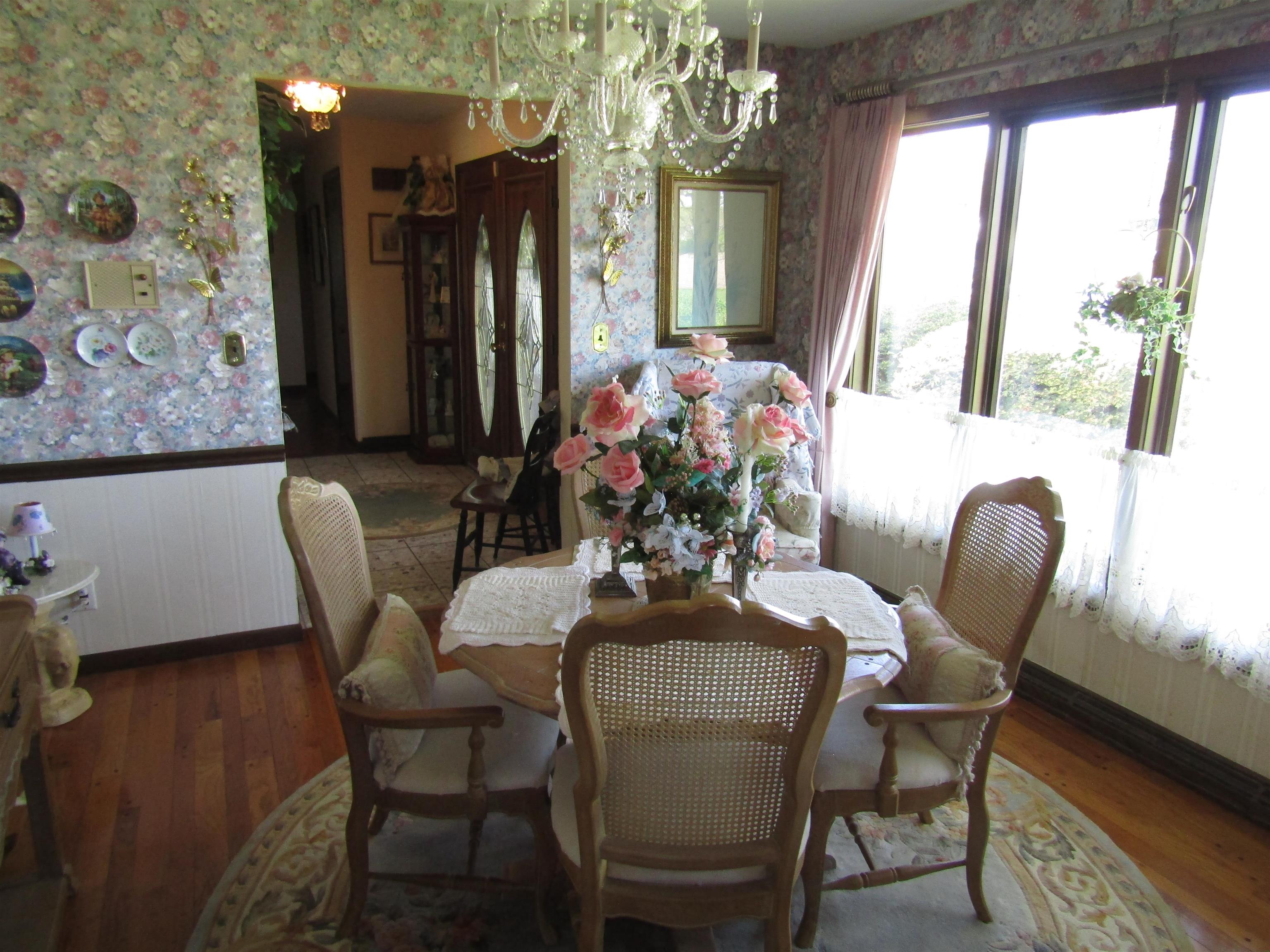 Beloit, Wisconsin, 53511, United States, 6 Bedrooms Bedrooms, ,5 BathroomsBathrooms,Residential,For Sale,1923330