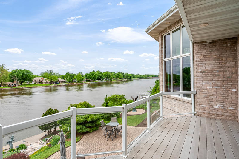 Machesney Park, Illinois, 61115, United States, 4 Bedrooms Bedrooms, ,5 BathroomsBathrooms,Residential,For Sale,2048172