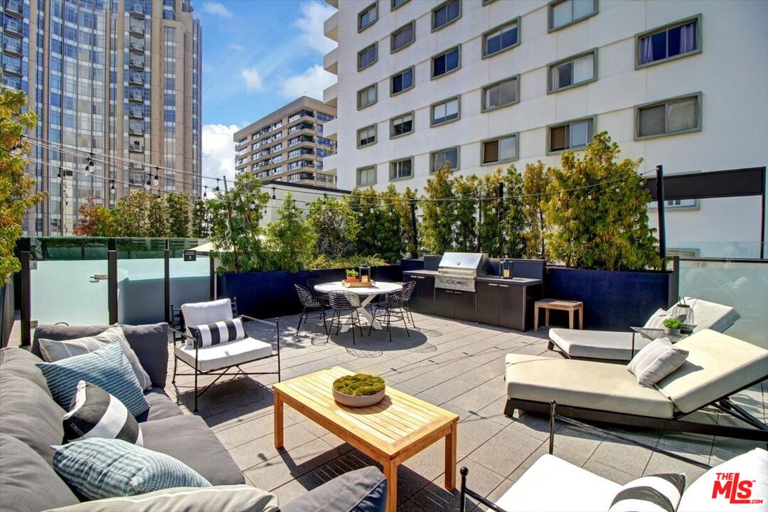 Los Angeles, California, 90024, United States, 2 Bedrooms Bedrooms, ,2 BathroomsBathrooms,Residential,For Sale,1940220