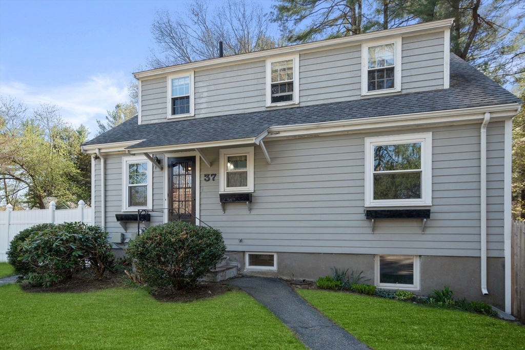 Weston, Massachusetts, 02493, United States, 4 Bedrooms Bedrooms, ,3 BathroomsBathrooms,Residential,For Sale,1804210