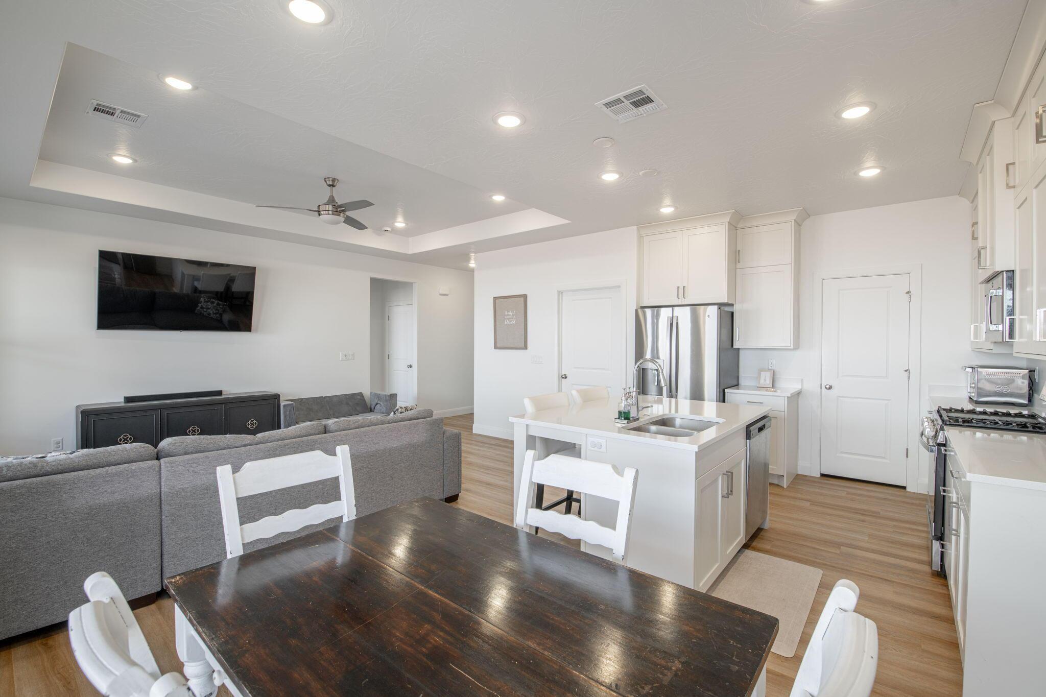 Washington, Utah, 84780, United States, 3 Bedrooms Bedrooms, ,2 BathroomsBathrooms,Residential,For Sale,1892539