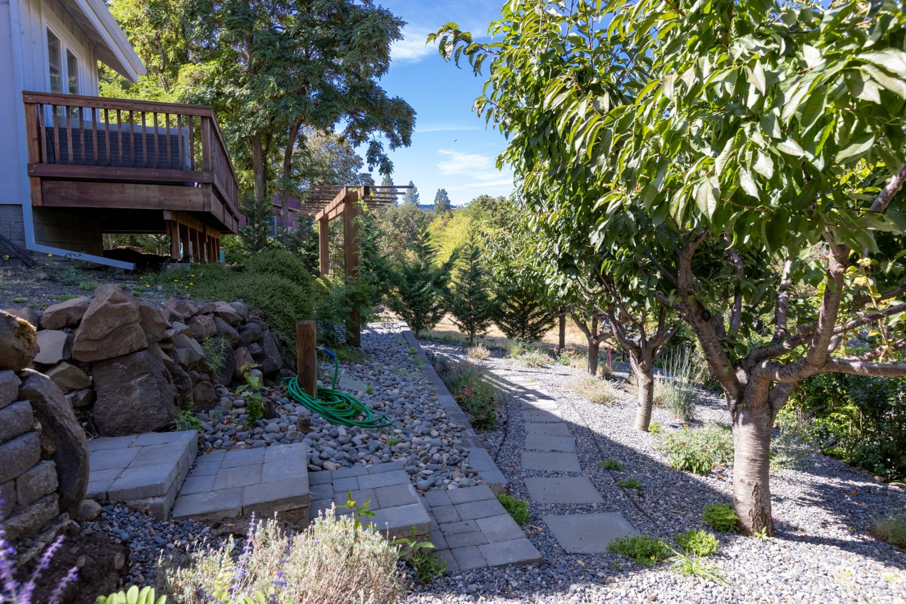  407 HUSKEY RD Mosier, OR 97040 - 物件實景