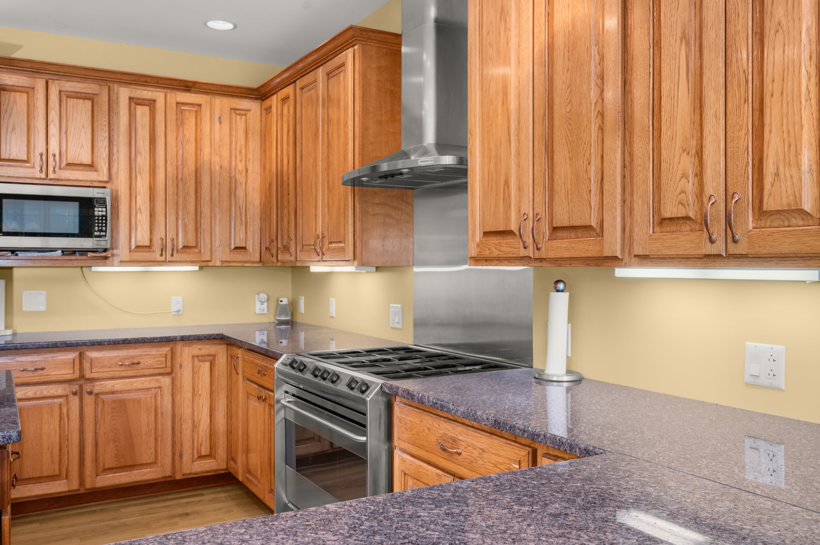 Sycamore, Illinois, 60178, United States, 5 Bedrooms Bedrooms, ,3 BathroomsBathrooms,Residential,For Sale,1904225