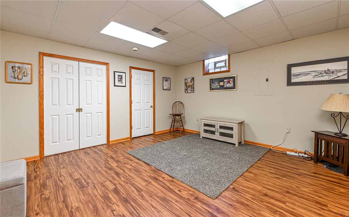 Pine Twp, Pennsylvania, 15090, United States, 4 Bedrooms Bedrooms, ,3 BathroomsBathrooms,Residential,For Sale,1987871