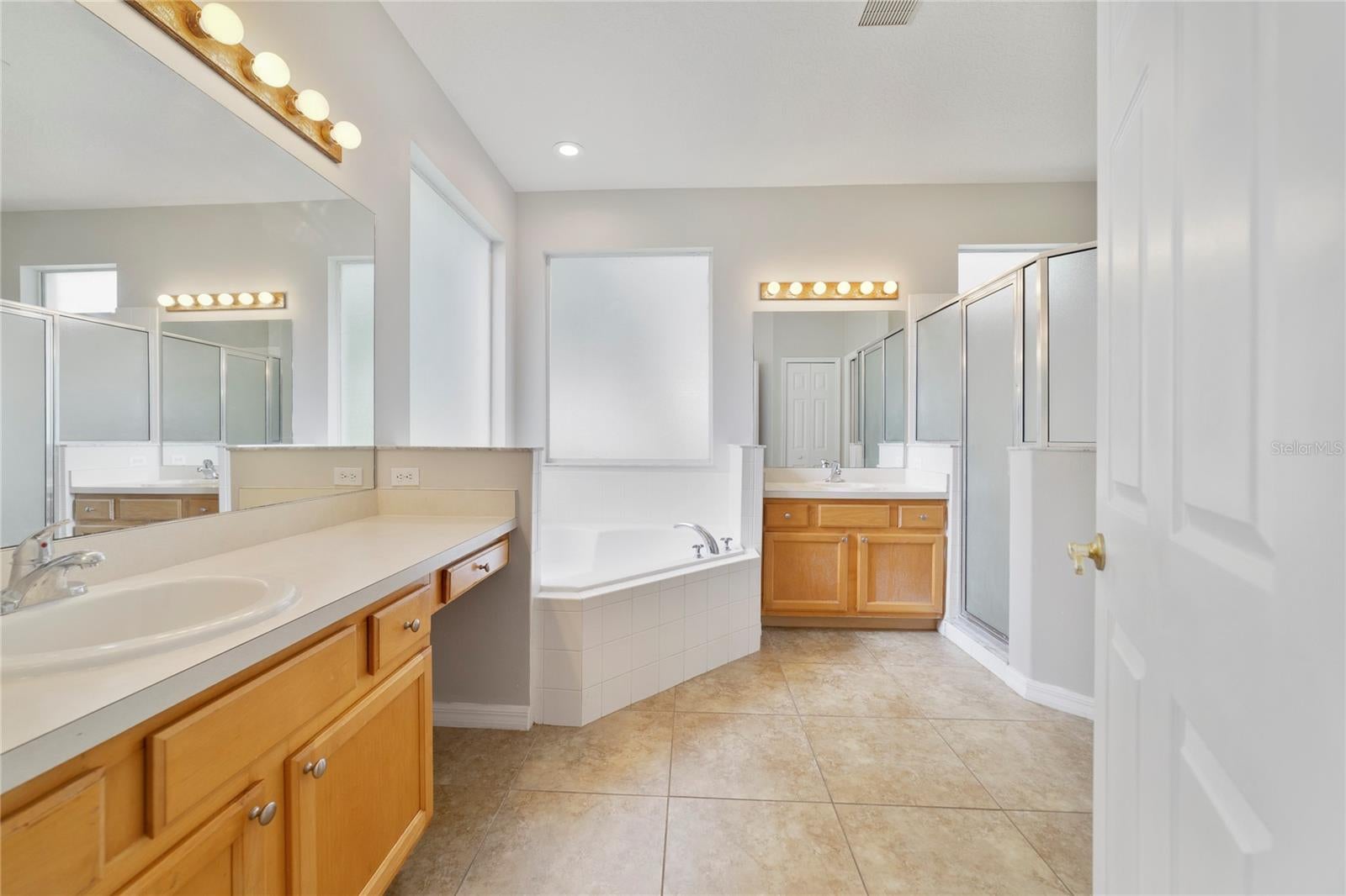 WINDERMERE, Florida, 34786, United States, 4 Bedrooms Bedrooms, ,3 BathroomsBathrooms,Residential,For Sale,1888197