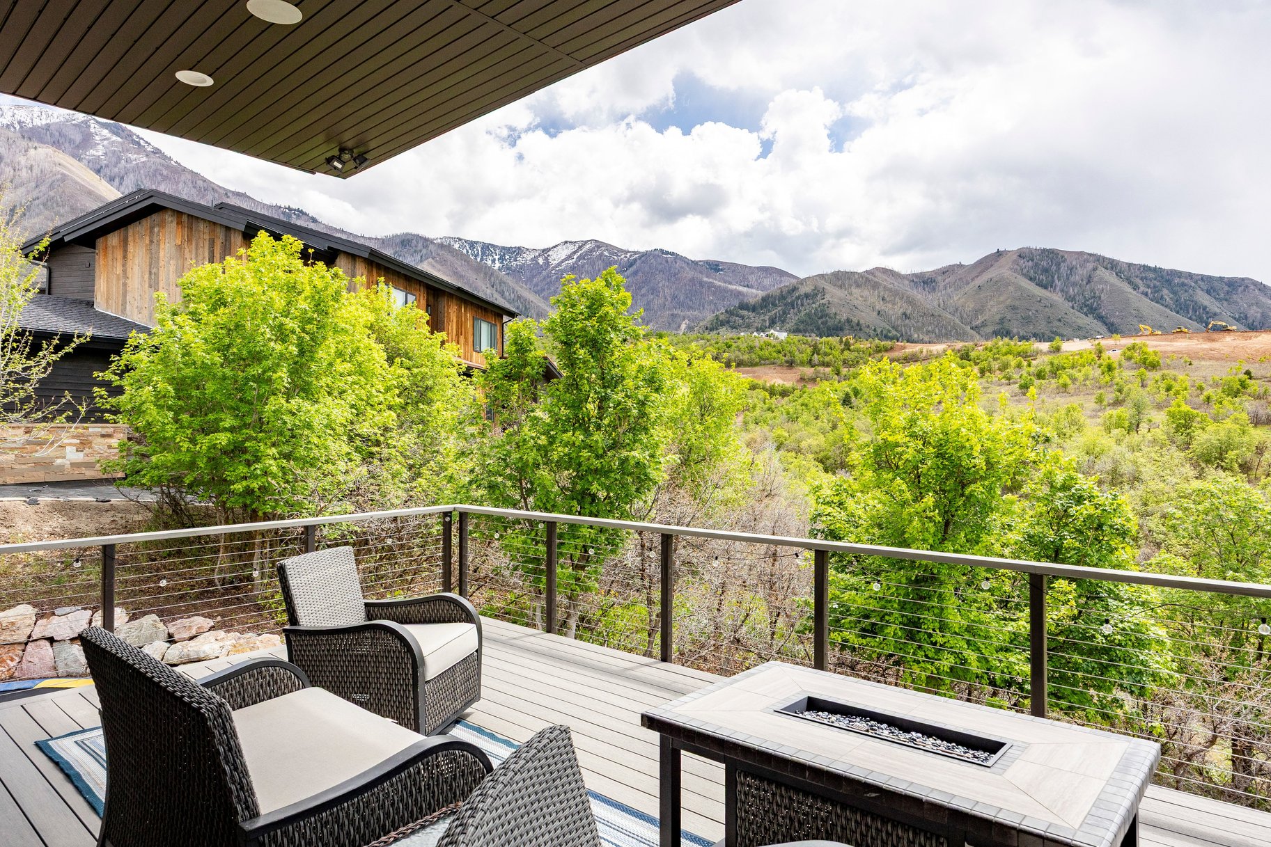  Mountain Contemporary Masterpiece with Panoramic Summit Creek Views - 物件實景