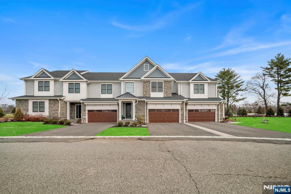 River Vale, New Jersey, 07675, United States, 3 Bedrooms Bedrooms, ,5 BathroomsBathrooms,Residential,For Sale,1906590