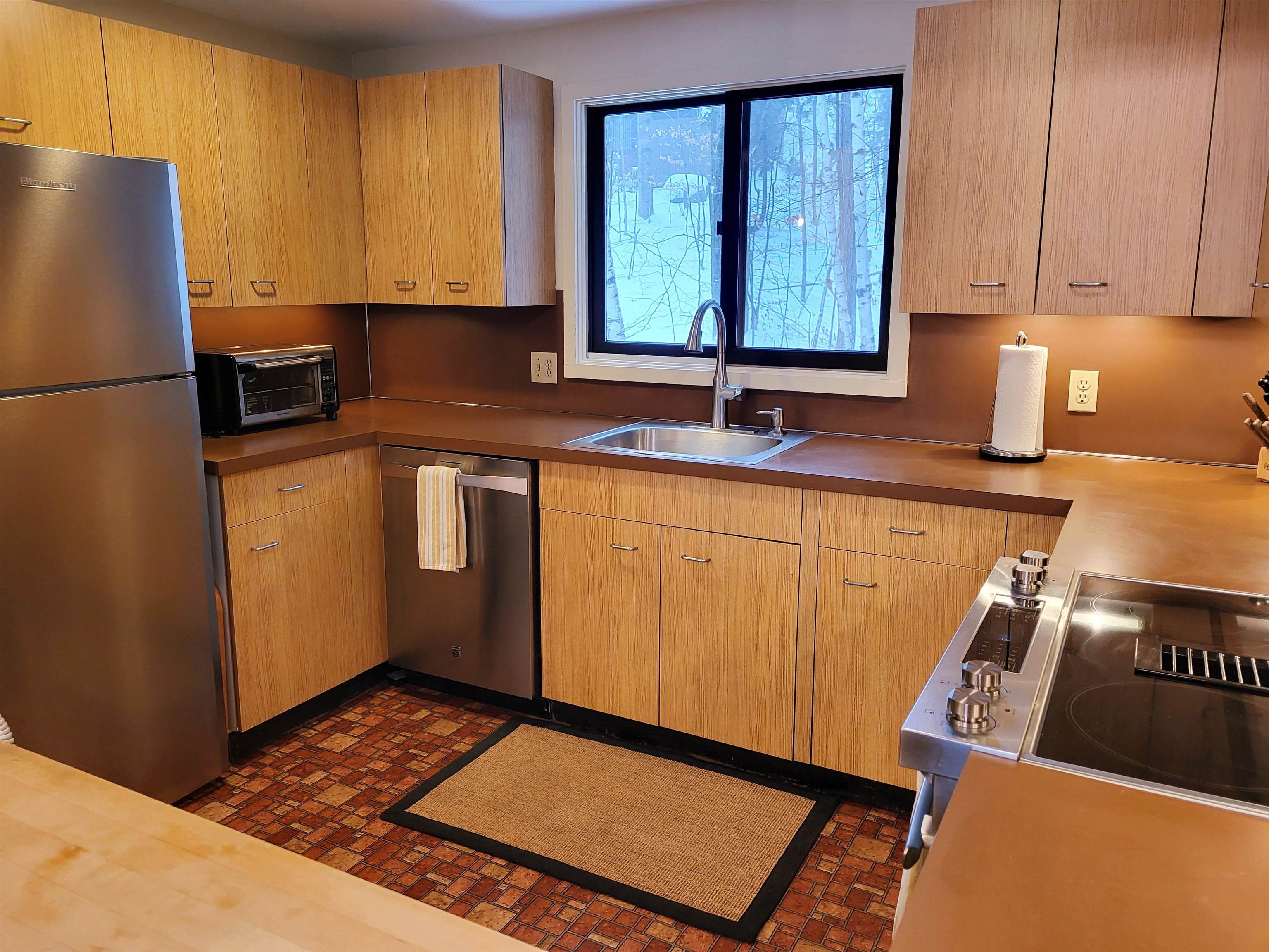 Lincoln, New Hampshire, 03251, United States, 5 Bedrooms Bedrooms, ,2 BathroomsBathrooms,Residential,For Sale,2003487