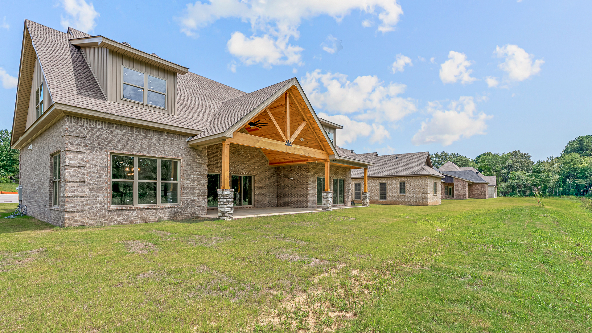 Jonesboro, Arkansas, 72401, United States, 5 Bedrooms Bedrooms, ,3 BathroomsBathrooms,Residential,For Sale,1942201