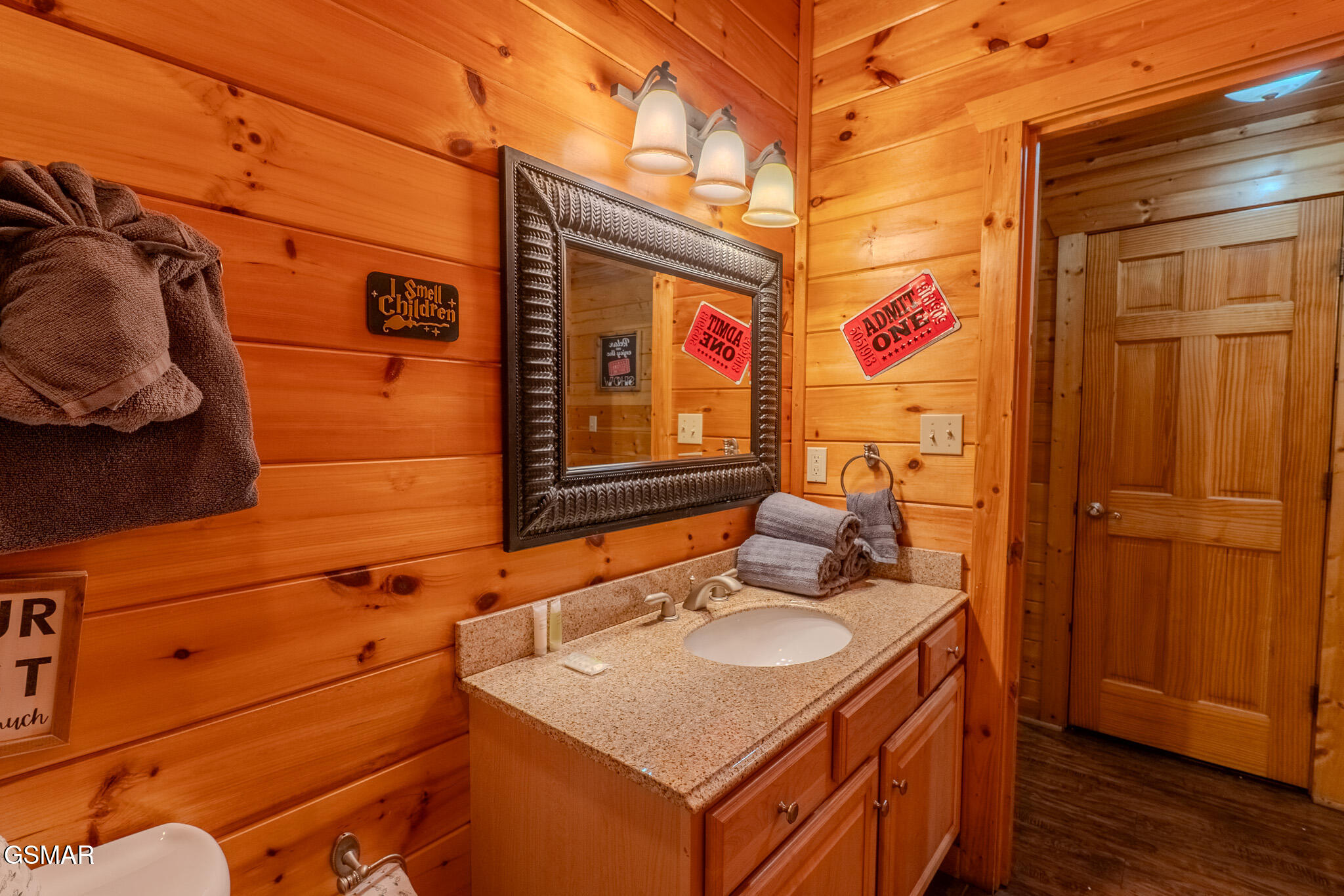 Gatlinburg, Tennessee, 37738, United States, 5 Bedrooms Bedrooms, ,4 BathroomsBathrooms,Residential,For Sale,1835099