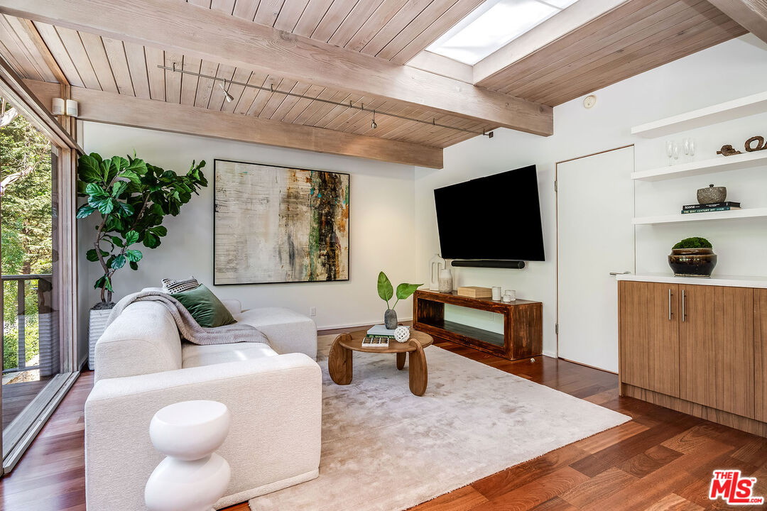 Santa Monica, California, 90402, United States, 7 Bedrooms Bedrooms, ,7 BathroomsBathrooms,Residential,For Sale,1940009