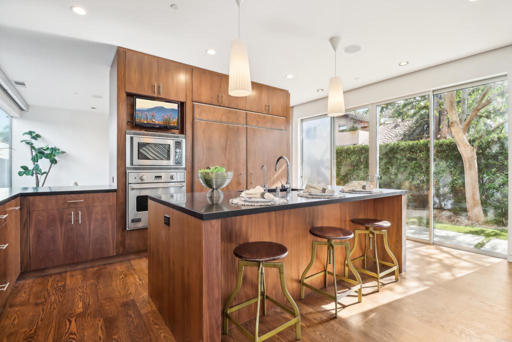 Venice, California, 90291, United States, 4 Bedrooms Bedrooms, ,4 BathroomsBathrooms,Residential,For Sale,1843493