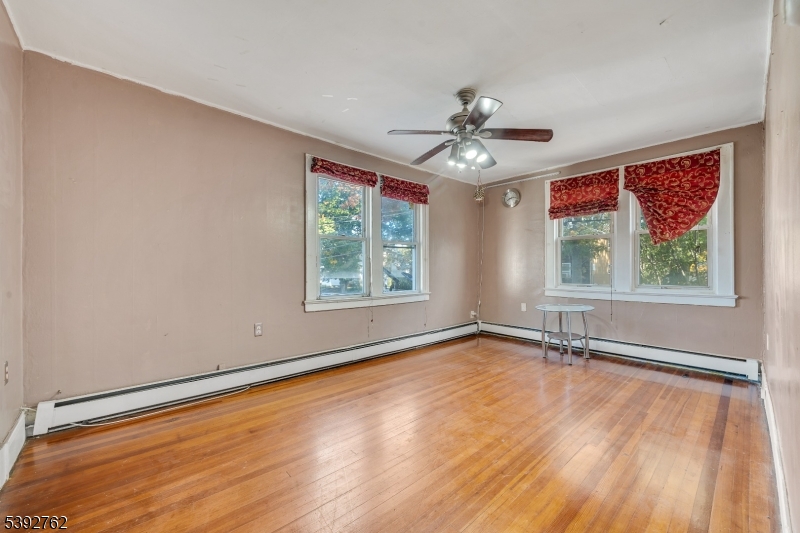 Rahway City, New Jersey, 07065, United States, 5 Bedrooms Bedrooms, ,2 BathroomsBathrooms,Residential,For Sale,1968734