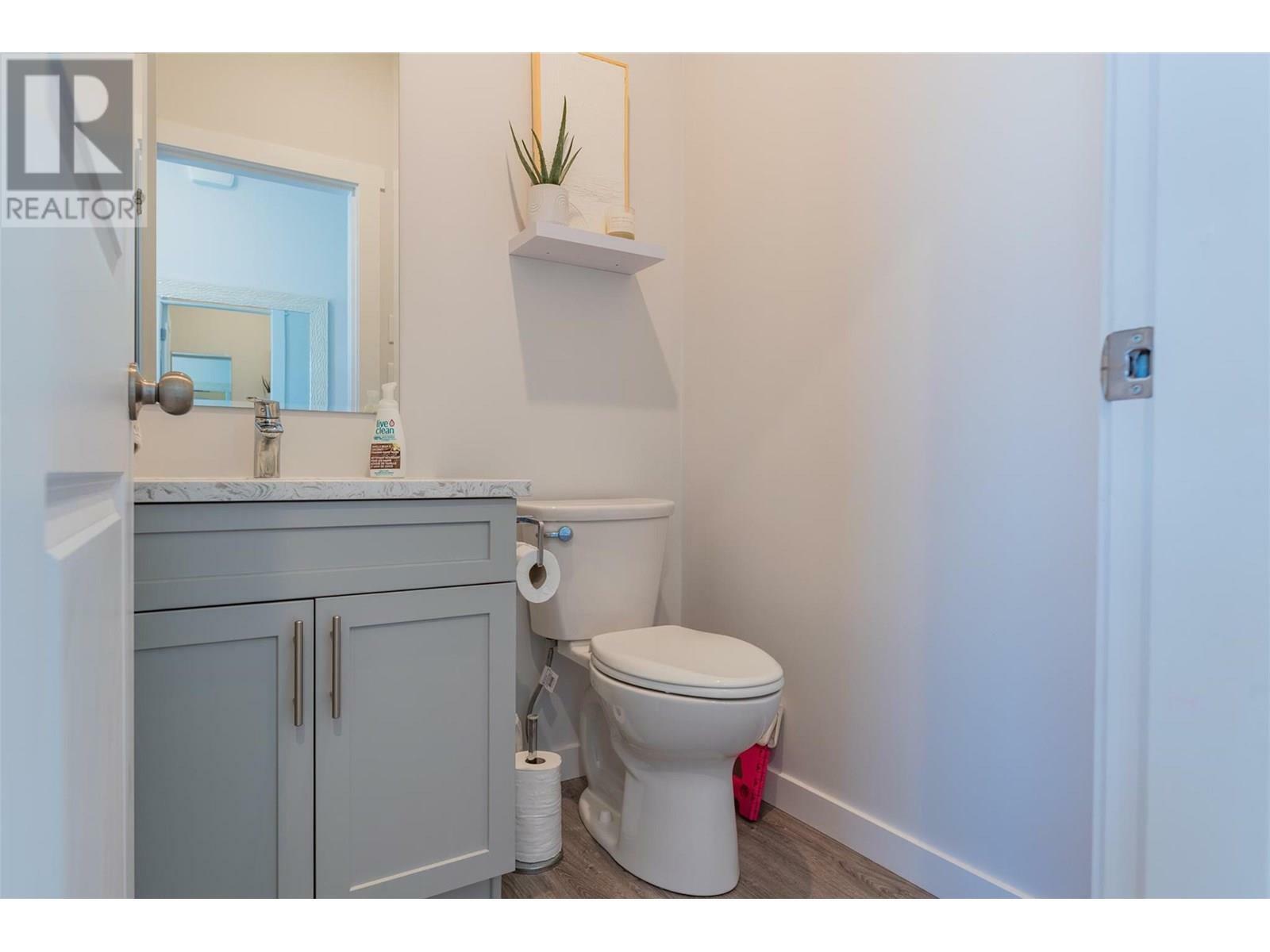 CASTLEGAR, British Columbia, V1N 4X8, CA, 6 Bedrooms Bedrooms, ,3 BathroomsBathrooms,Residential,For Sale,1883021