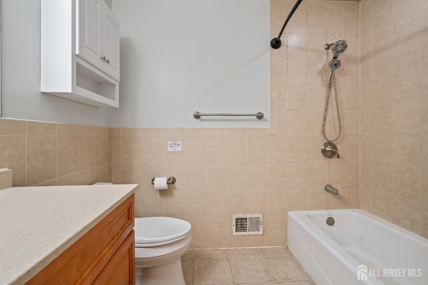 Edison, New Jersey, 08817, United States, 4 Bedrooms Bedrooms, ,2 BathroomsBathrooms,Residential,For Sale,1900843