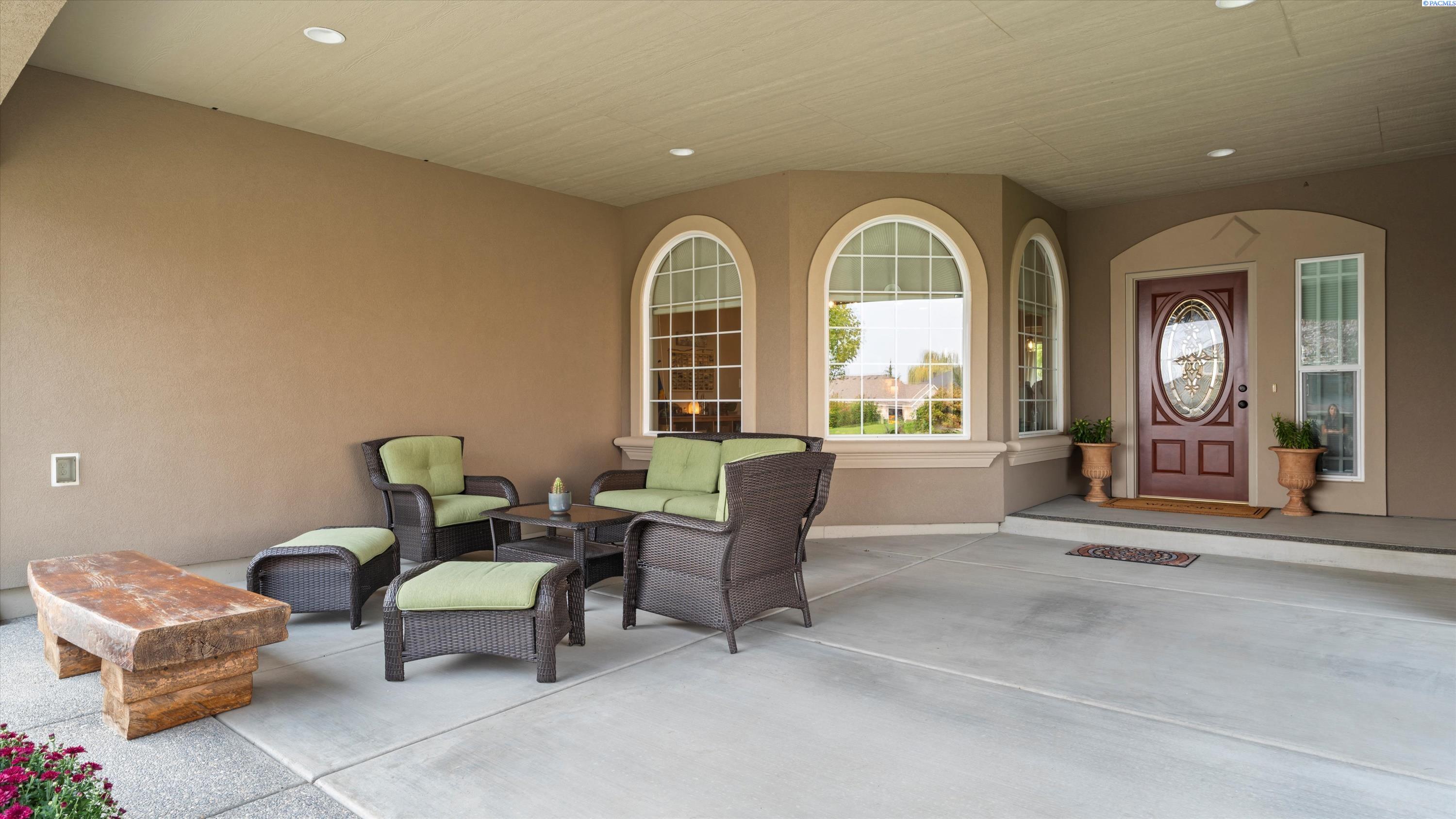 Kennewick, Washington, 99337, United States, 3 Bedrooms Bedrooms, ,2 BathroomsBathrooms,Residential,For Sale,1941817