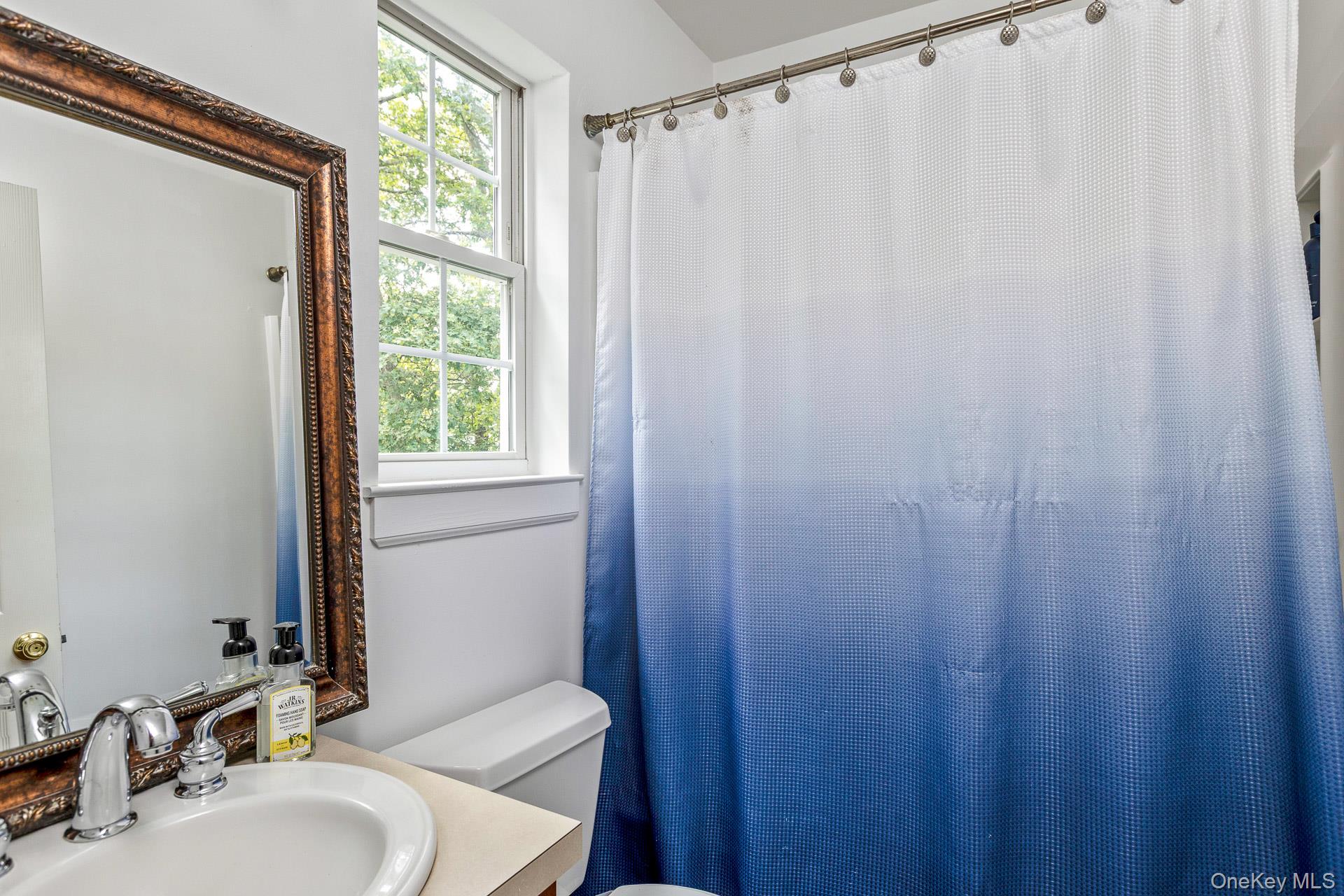 Shirley, New York, 11967, United States, 4 Bedrooms Bedrooms, ,3 BathroomsBathrooms,Residential,For Sale,1992037