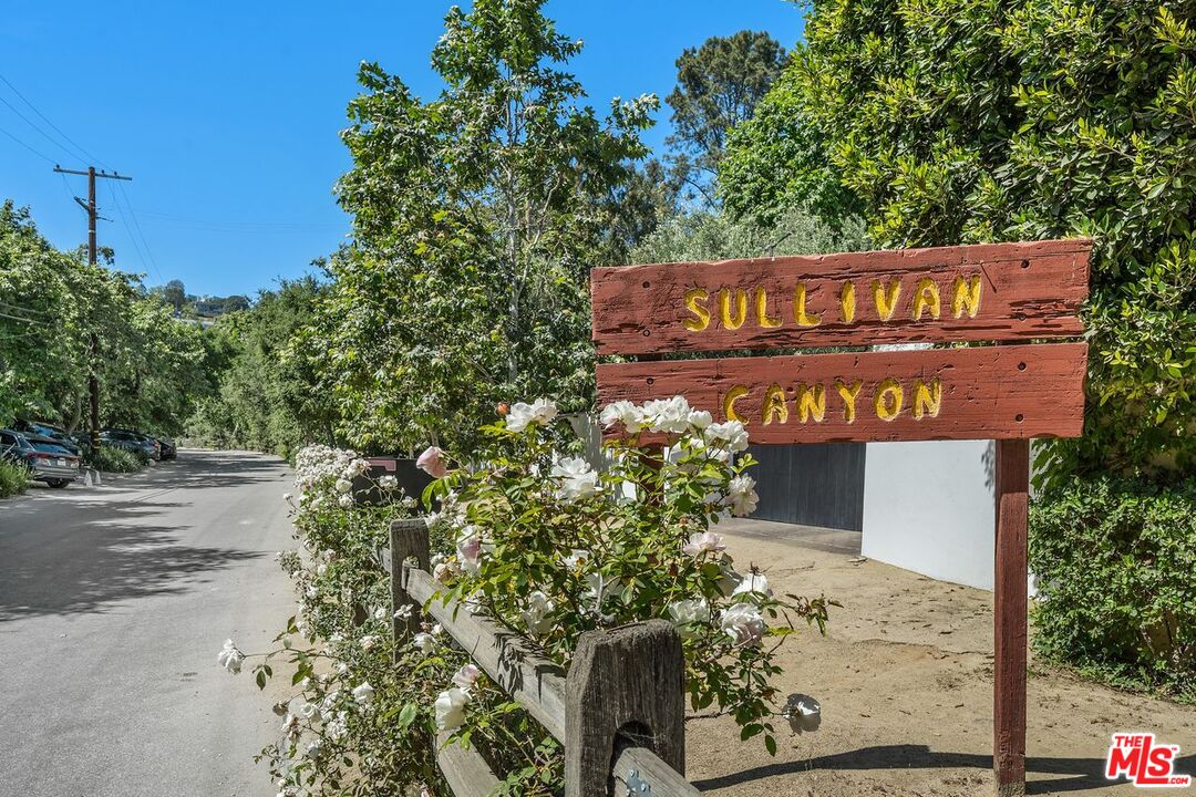 Los Angeles, California, 90049, United States, 4 Bedrooms Bedrooms, ,4 BathroomsBathrooms,Residential,For Sale,1901506