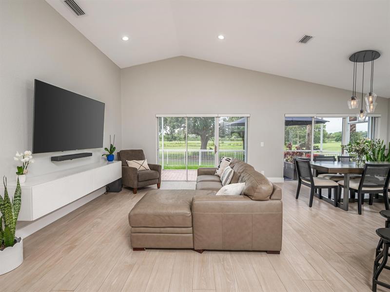 Pembroke Pines, Florida, 33027, United States, 3 Bedrooms Bedrooms, ,2 BathroomsBathrooms,Residential,For Sale,1885741