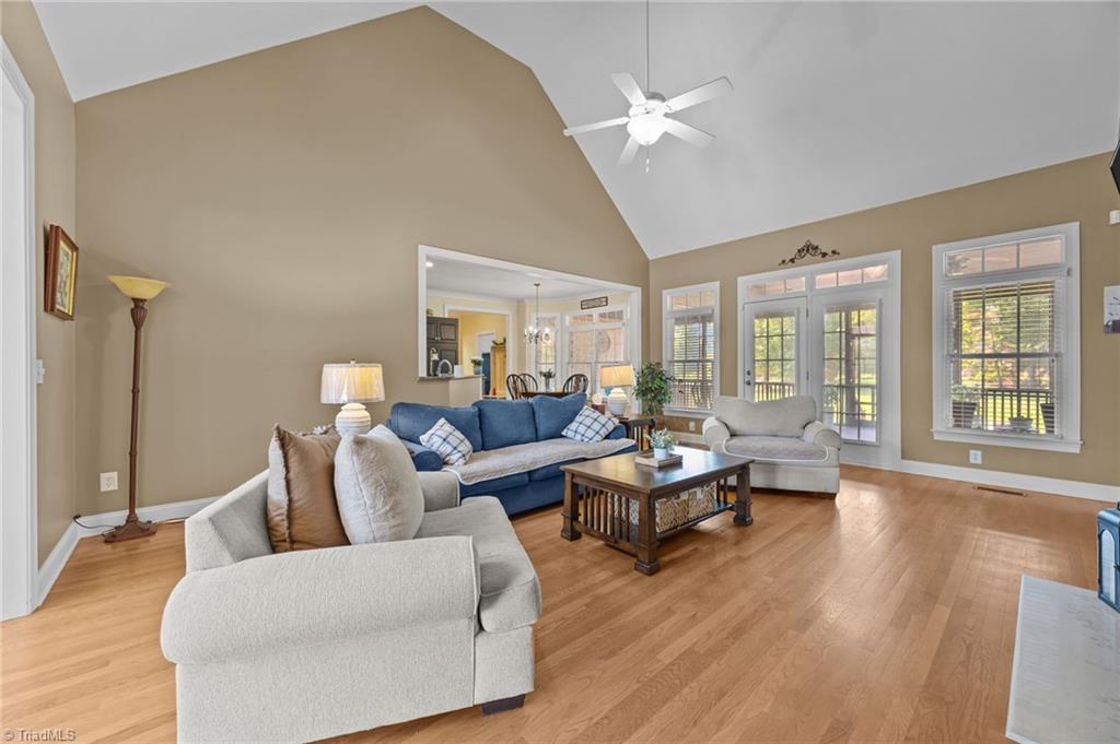 Kernersville, North Carolina, 27284, United States, 4 Bedrooms Bedrooms, ,3 BathroomsBathrooms,Residential,For Sale,1890239