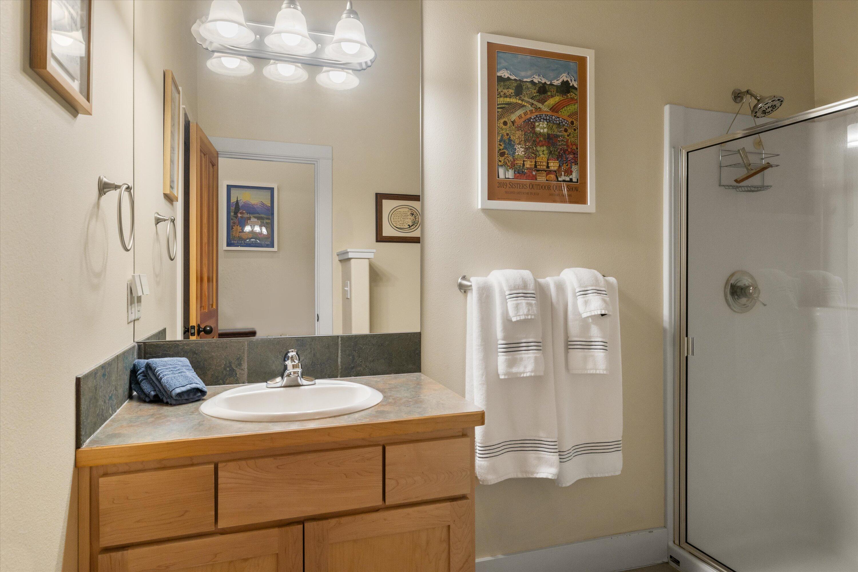 Sisters, Oregon, 97759, United States, 2 Bedrooms Bedrooms, ,2 BathroomsBathrooms,Residential,For Sale,1850003