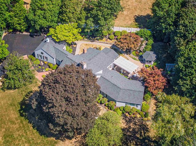 Dover, New Hampshire, 03820, United States, 3 Bedrooms Bedrooms, ,4 BathroomsBathrooms,Residential,For Sale,1926257