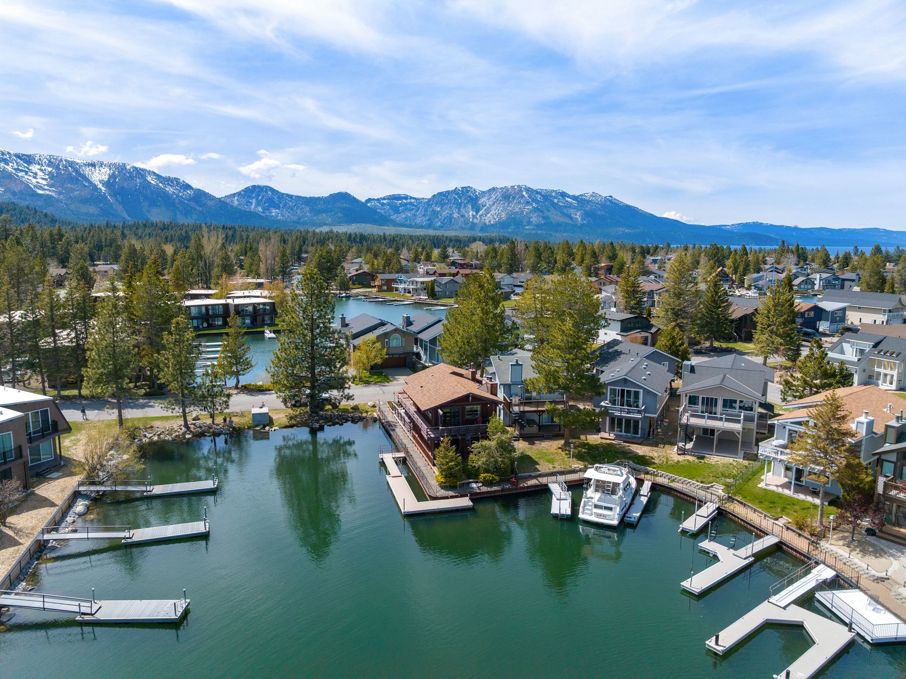  Tahoe Keys Charmer with Stunning Views - 物件實景
