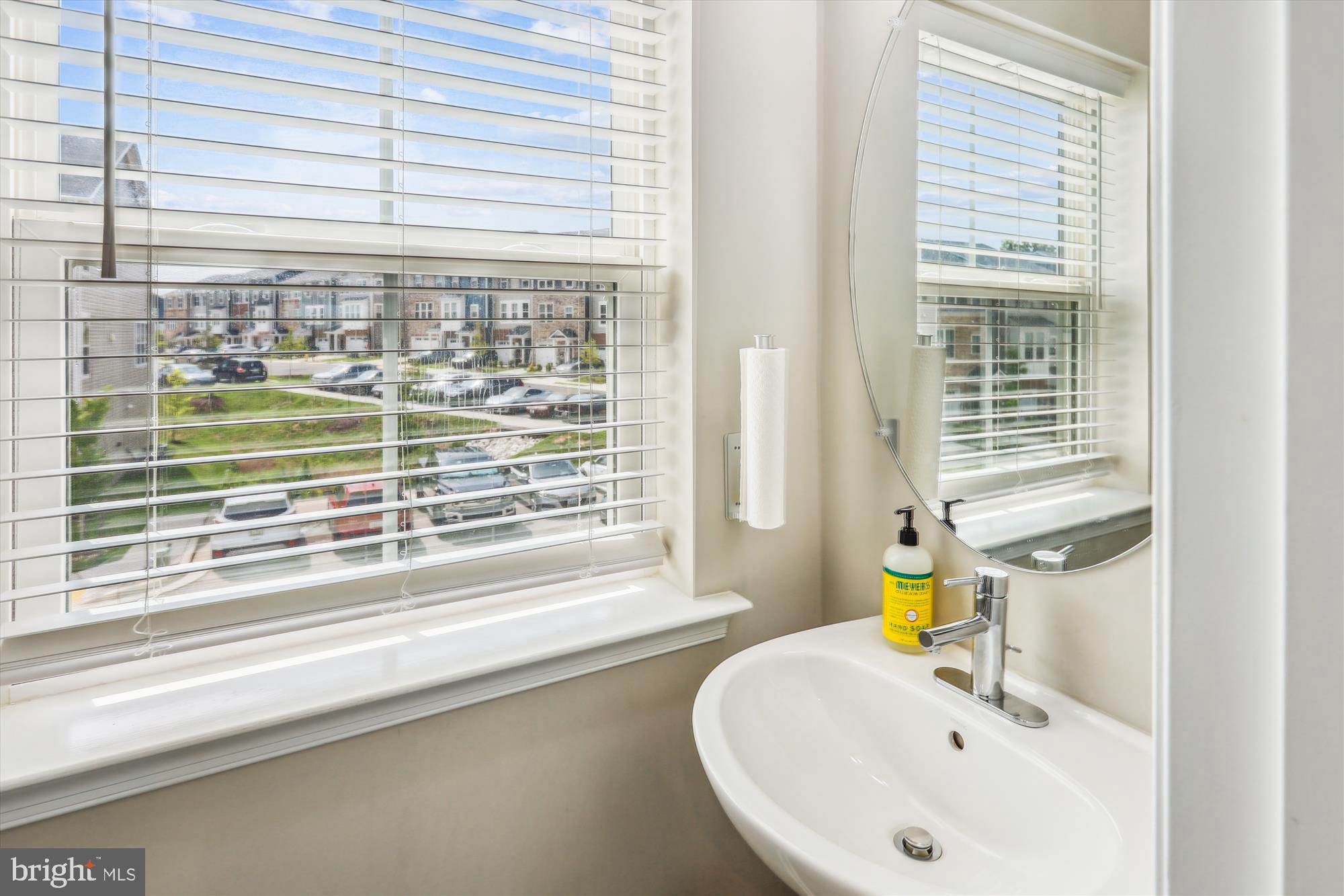 Hanover, Maryland, 21076, United States, 3 Bedrooms Bedrooms, ,4 BathroomsBathrooms,Residential,For Sale,1984120