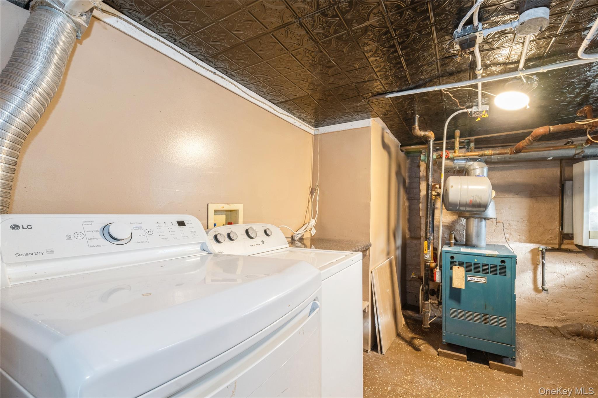 Brooklyn, New York, 11208, United States, 4 Bedrooms Bedrooms, ,3 BathroomsBathrooms,Residential,For Sale,1948244