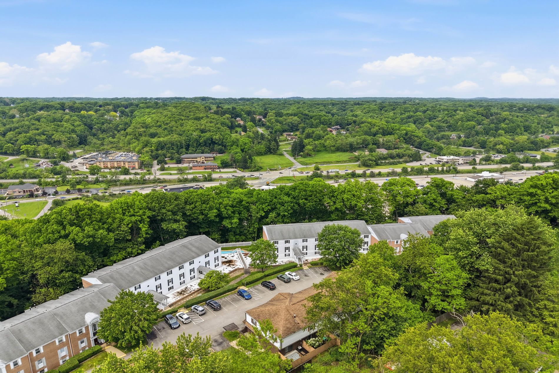  907 Camelot Drive, Pittsburgh, PA 15237 - 物件實景