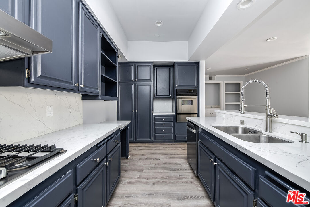 Los Angeles, California, 90024, United States, 2 Bedrooms Bedrooms, ,2 BathroomsBathrooms,Residential,For Sale,1908250