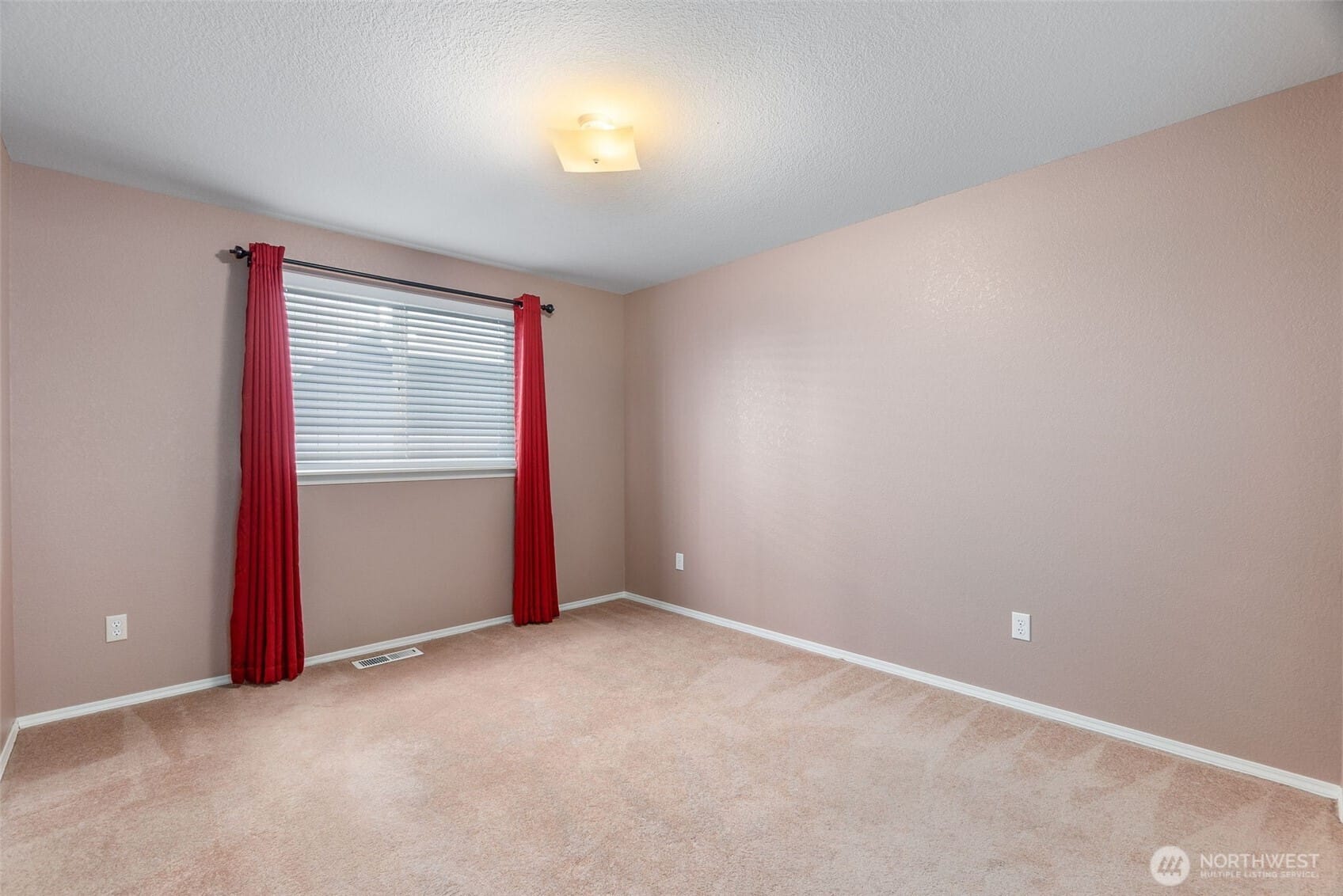 Olympia, Washington, 98501, United States, 3 Bedrooms Bedrooms, ,1 BathroomBathrooms,Residential,For Sale,1939263