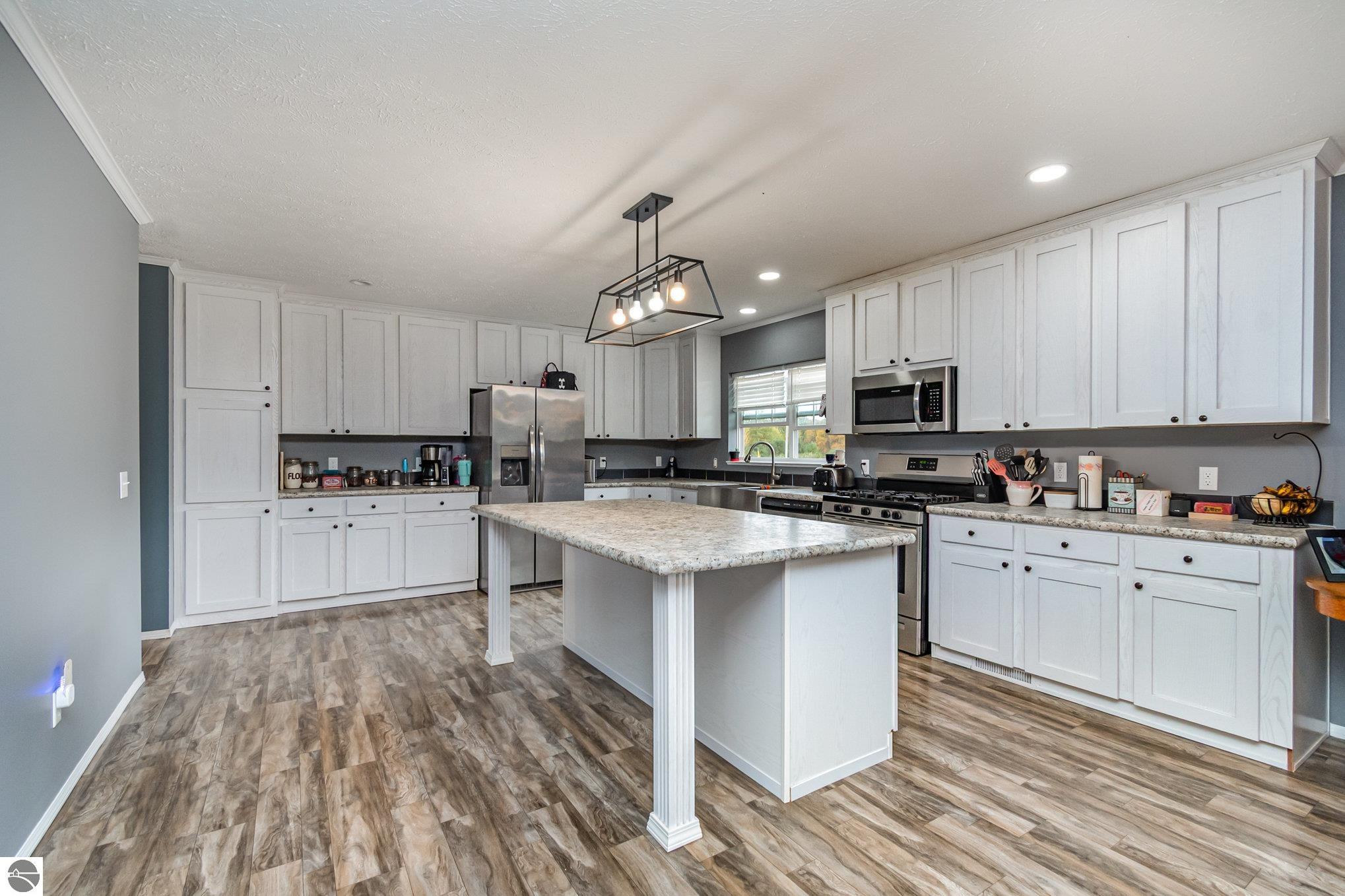 Vestaburg, Michigan, 48891, United States, 6 Bedrooms Bedrooms, ,3 BathroomsBathrooms,Residential,For Sale,1976935