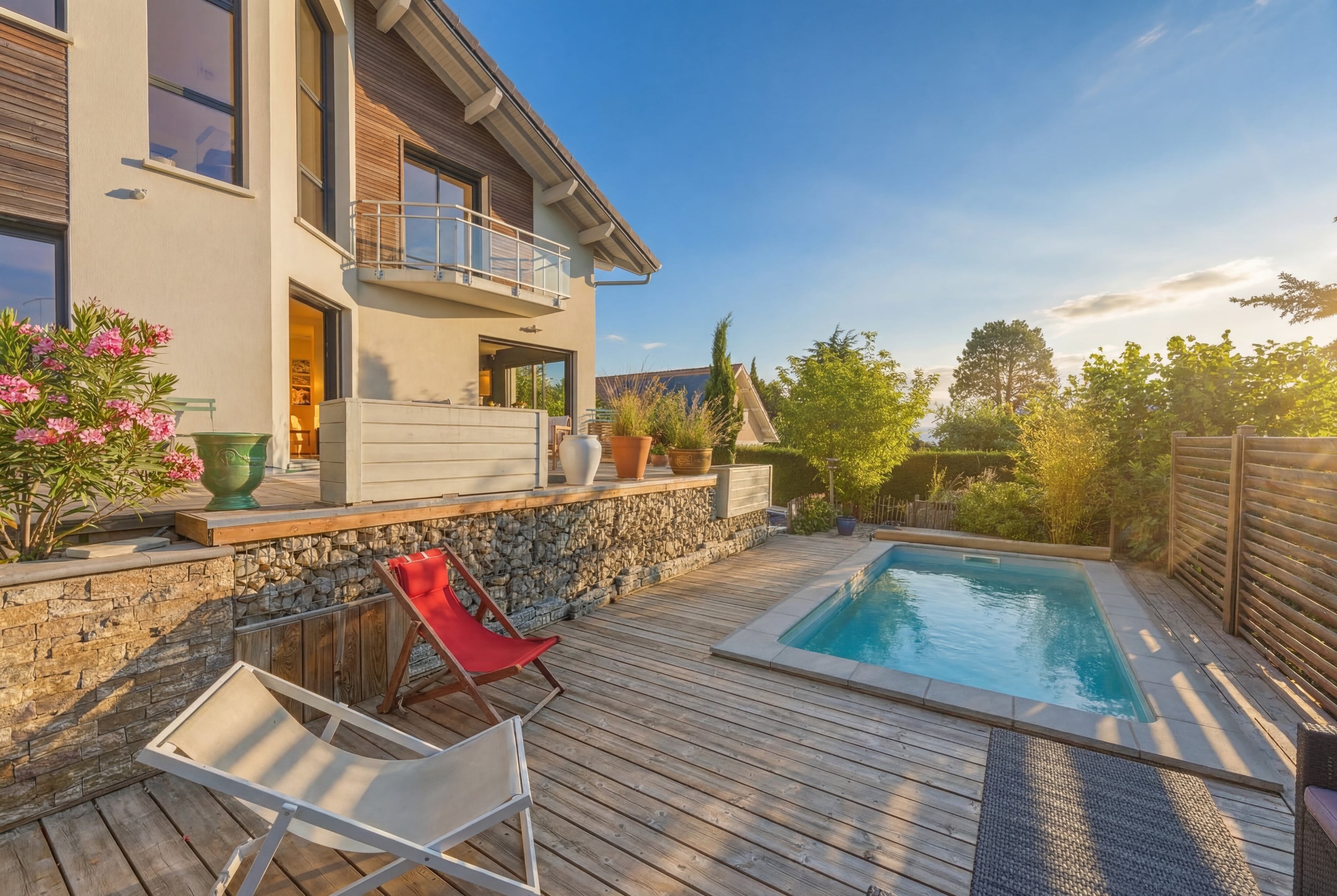  Recently Built Family Property with Swimming Pool and Quality Features - 物件實景