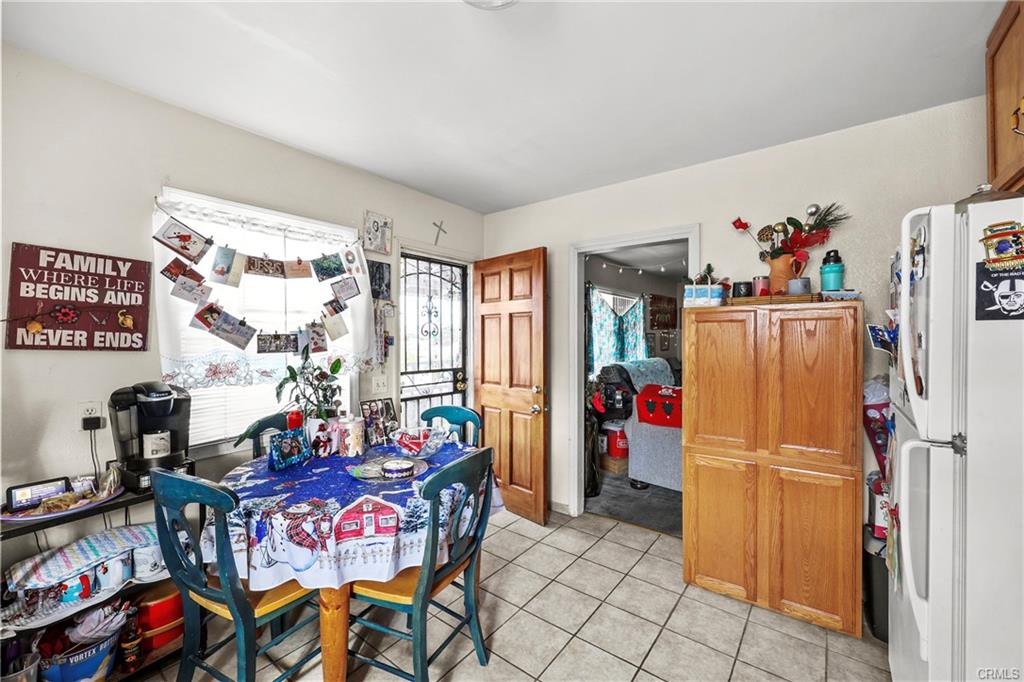 Montebello, California, 90640, United States, 2 Bedrooms Bedrooms, ,Residential,For Sale,1927827