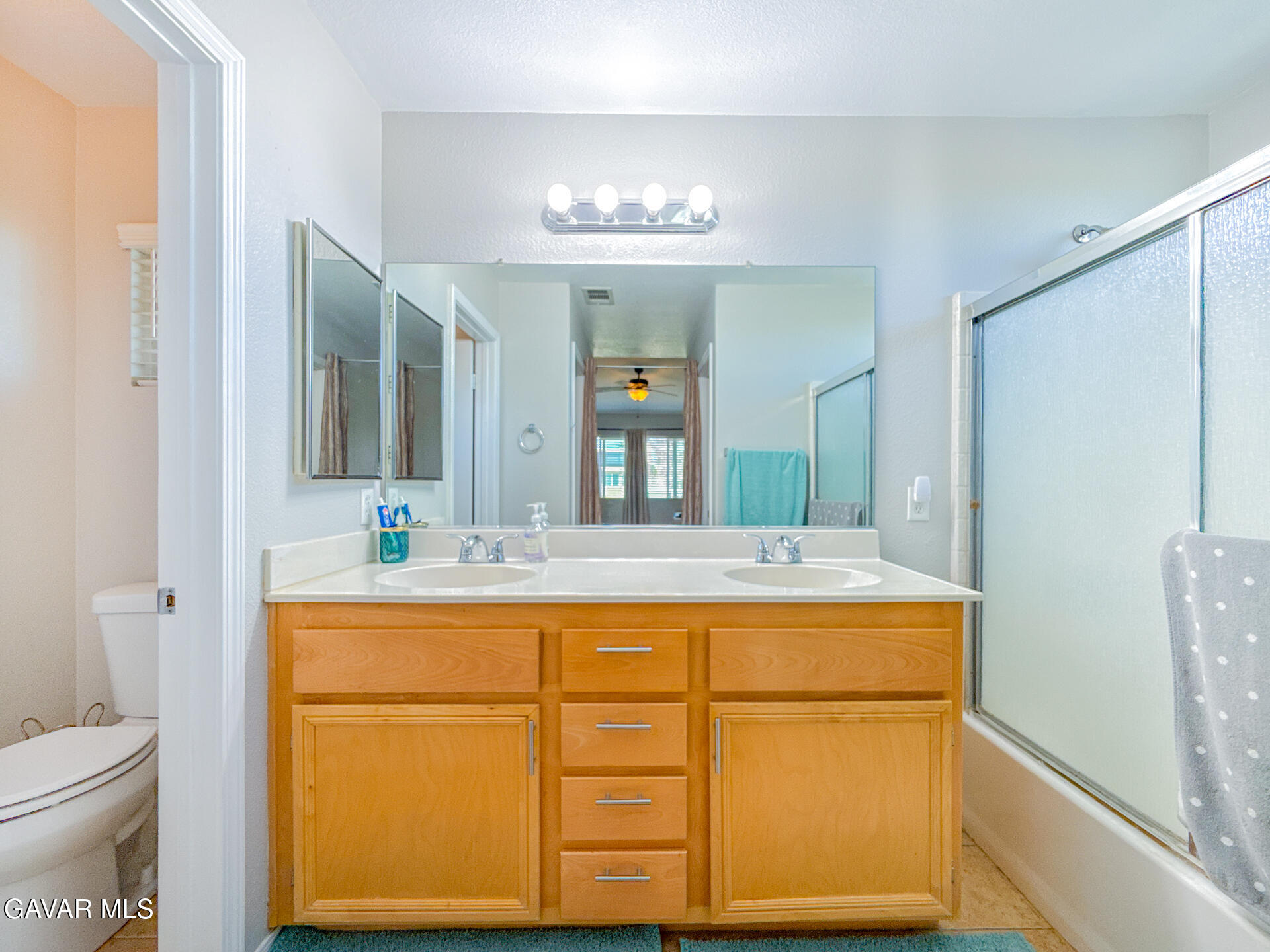 Lancaster, California, 93535, United States, 4 Bedrooms Bedrooms, ,3 BathroomsBathrooms,Residential,For Sale,2005854