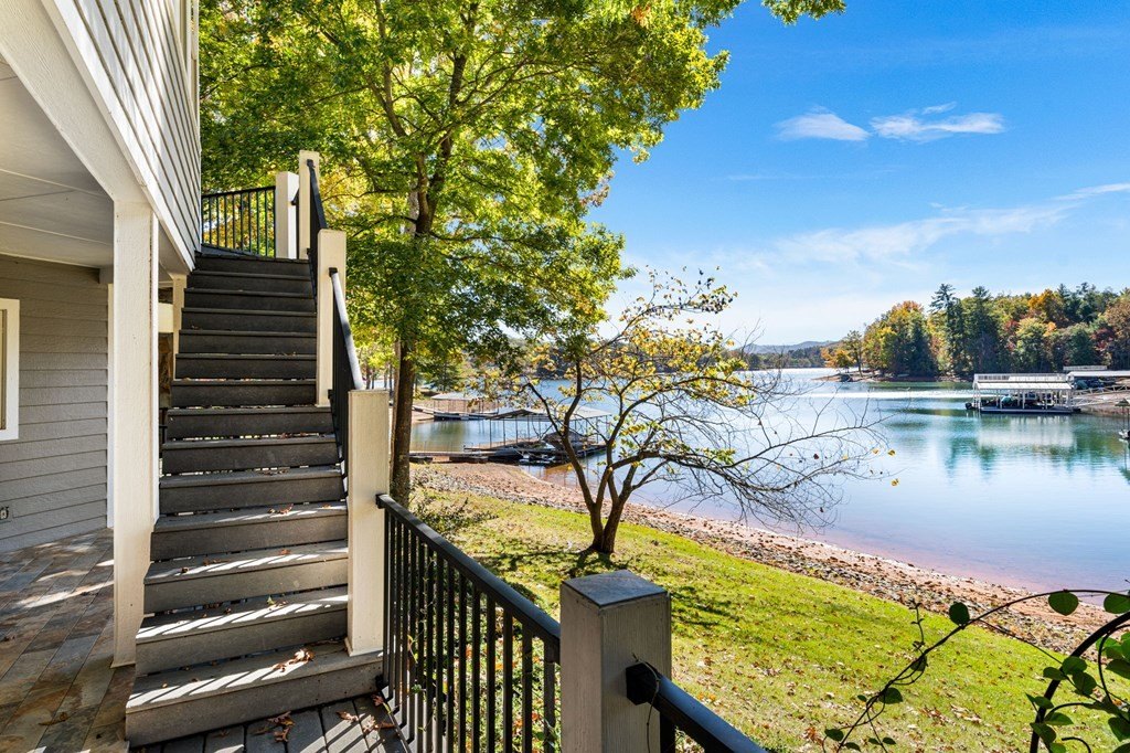 Hiawassee, Georgia, 30546, United States, 3 Bedrooms Bedrooms, ,4 BathroomsBathrooms,Residential,For Sale,1978454