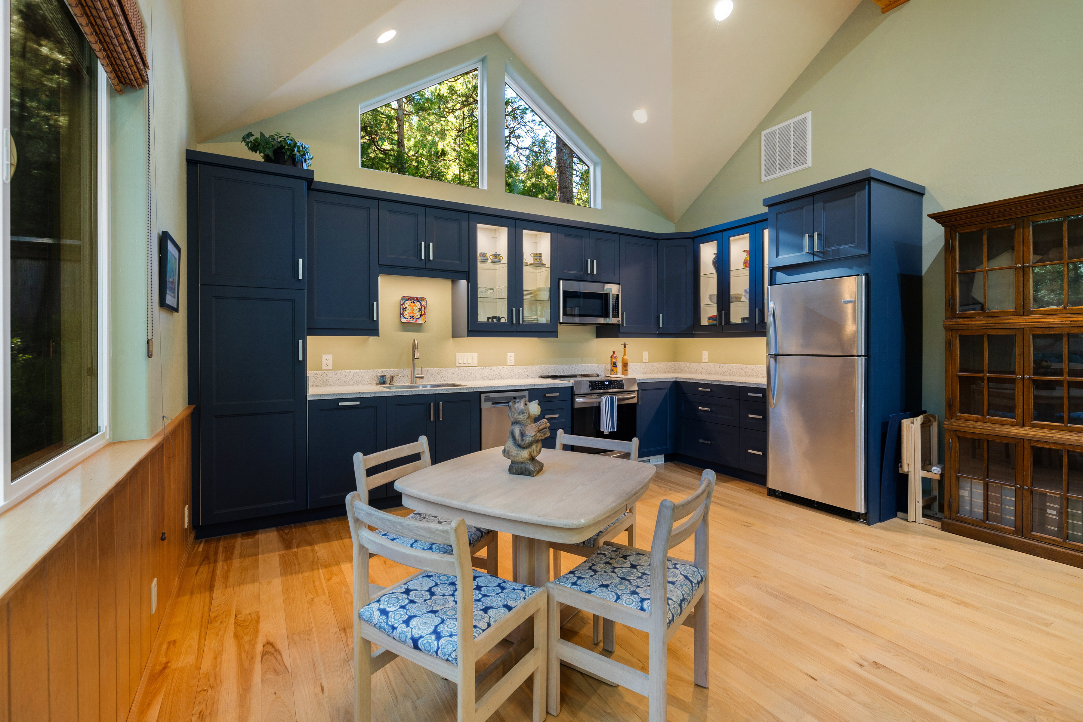  Luxury Mountain Retreat with Guest House on 1 Acre in the Heart of Graeagle - 物件實景