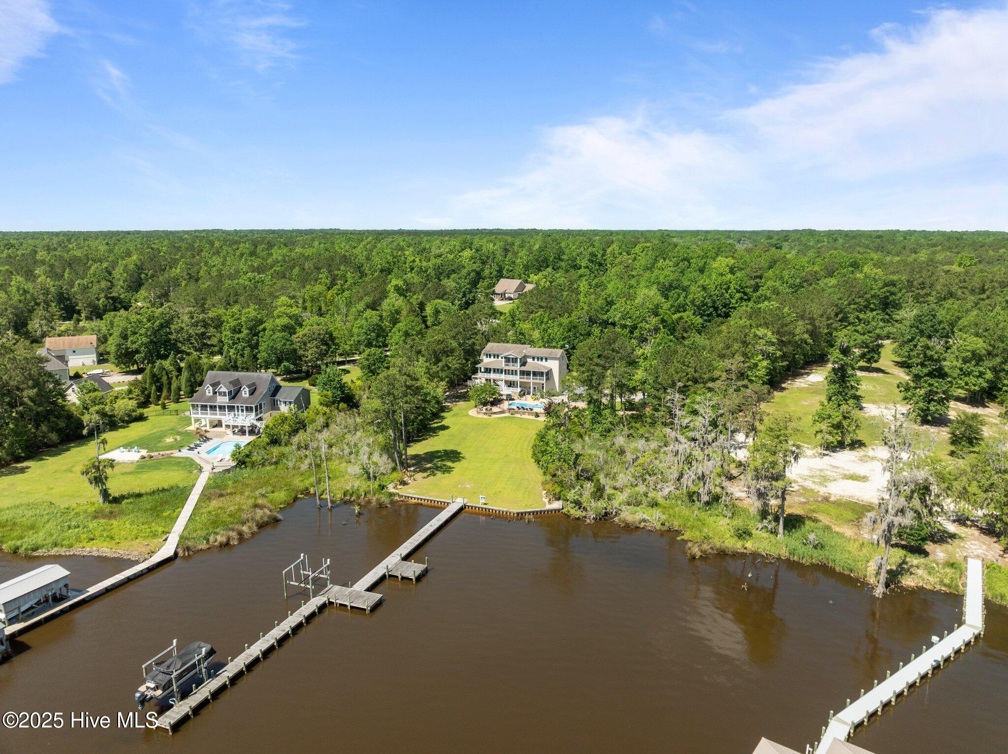 Chocowinity, North Carolina, 27817, United States, 4 Bedrooms Bedrooms, ,5 BathroomsBathrooms,Residential,For Sale,1827727