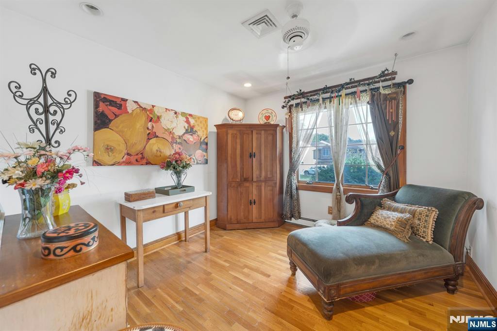 Montvale, New Jersey, 07645, United States, 6 Bedrooms Bedrooms, ,4 BathroomsBathrooms,Residential,For Sale,1950973